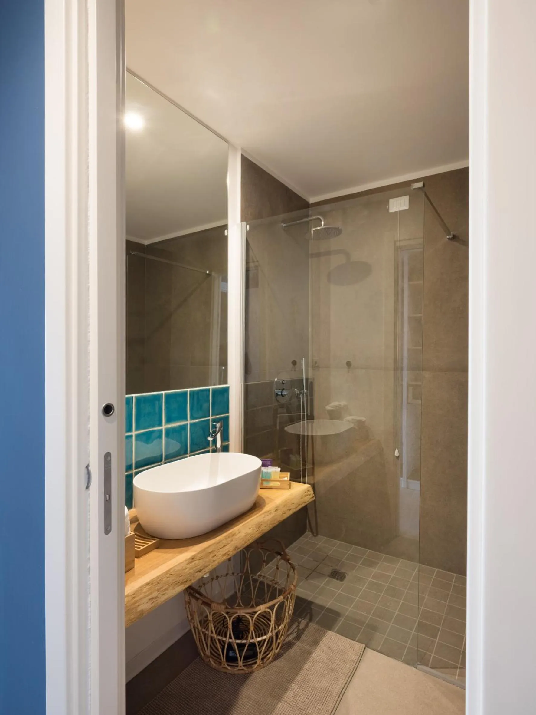 Shower in B&b Don Giovanni