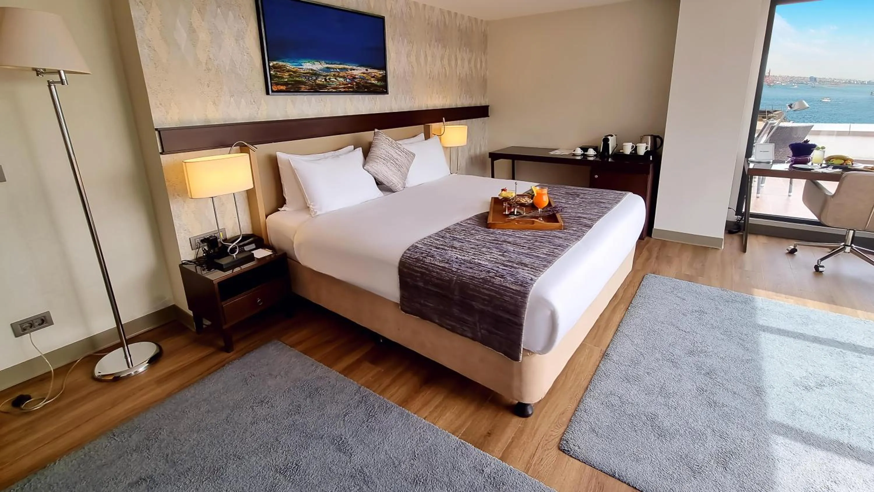 Photo of the whole room, Bed in Port Bosphorus Hotel