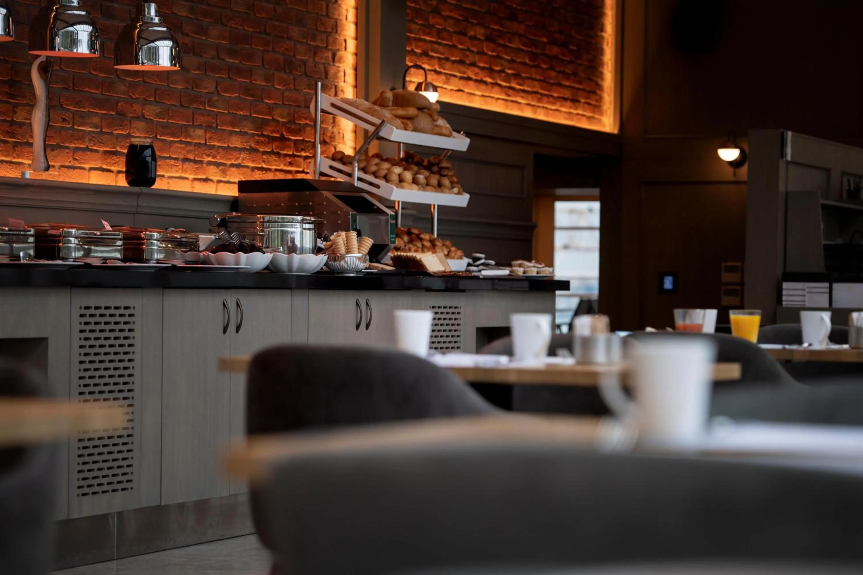 Restaurant/places to eat in Port Bosphorus Hotel