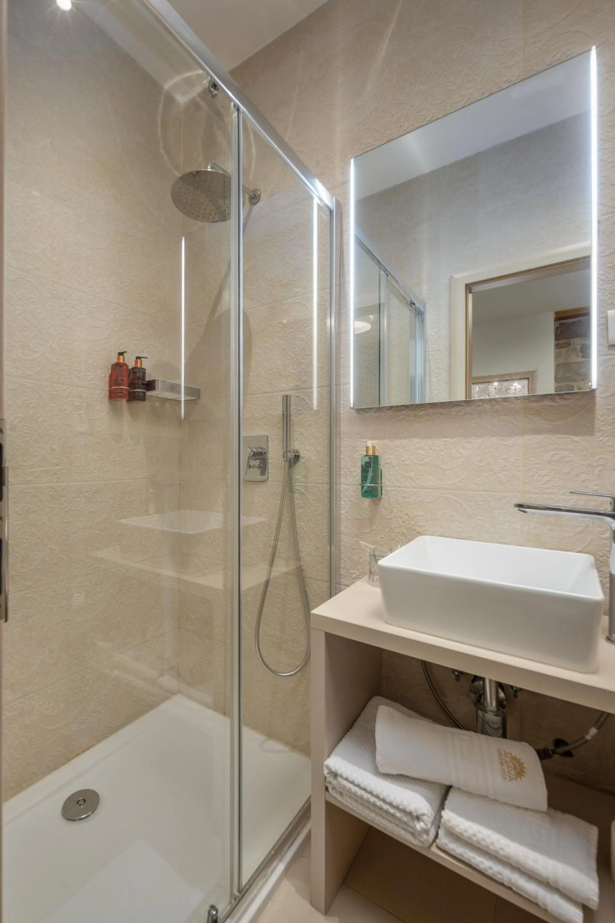 Shower in Hotel Agava Split