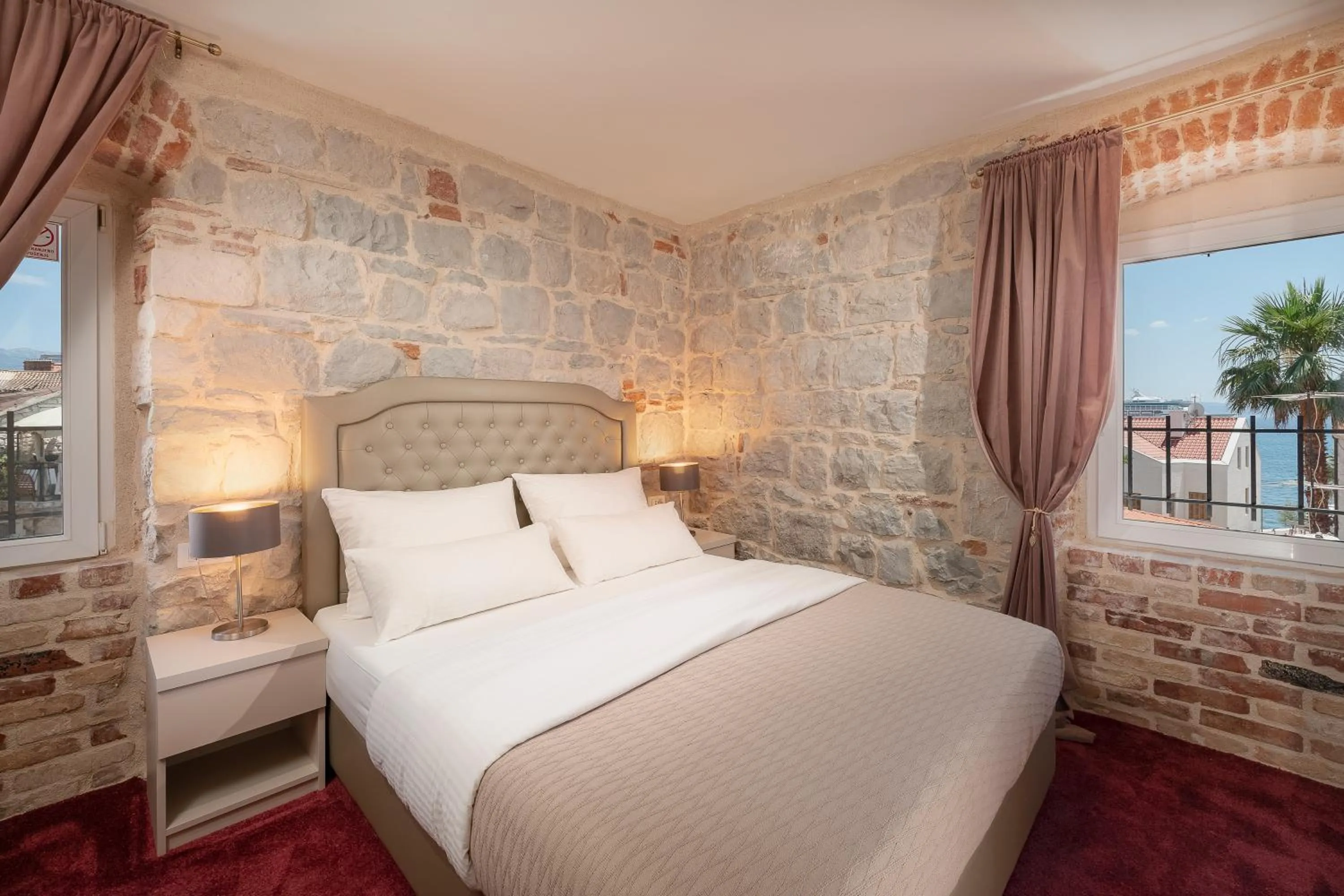 Bed in Hotel Agava Split