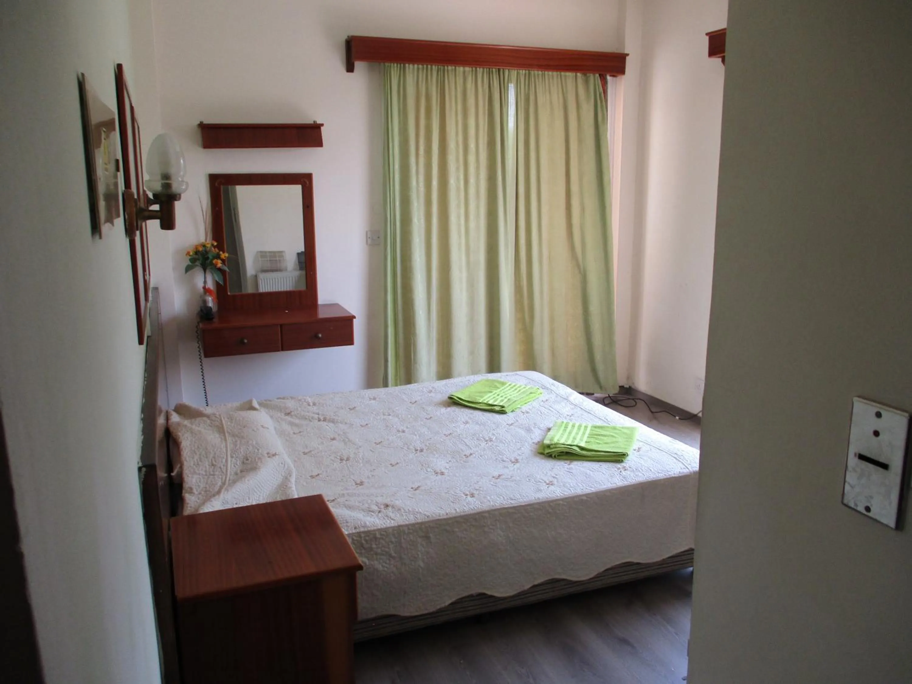 Bedroom, Bed in Onisillos Hotel