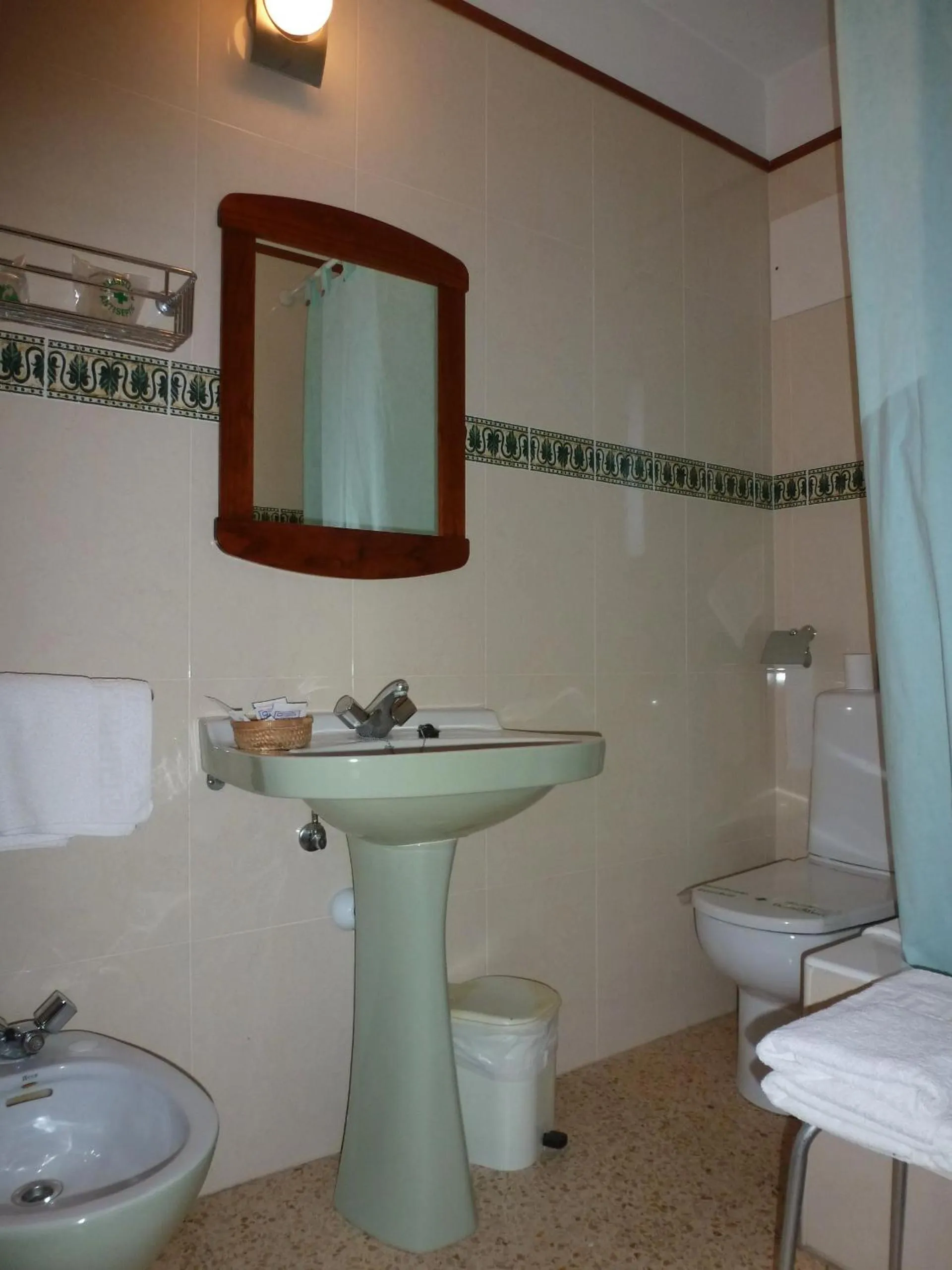 Bathroom in Hotel Garona