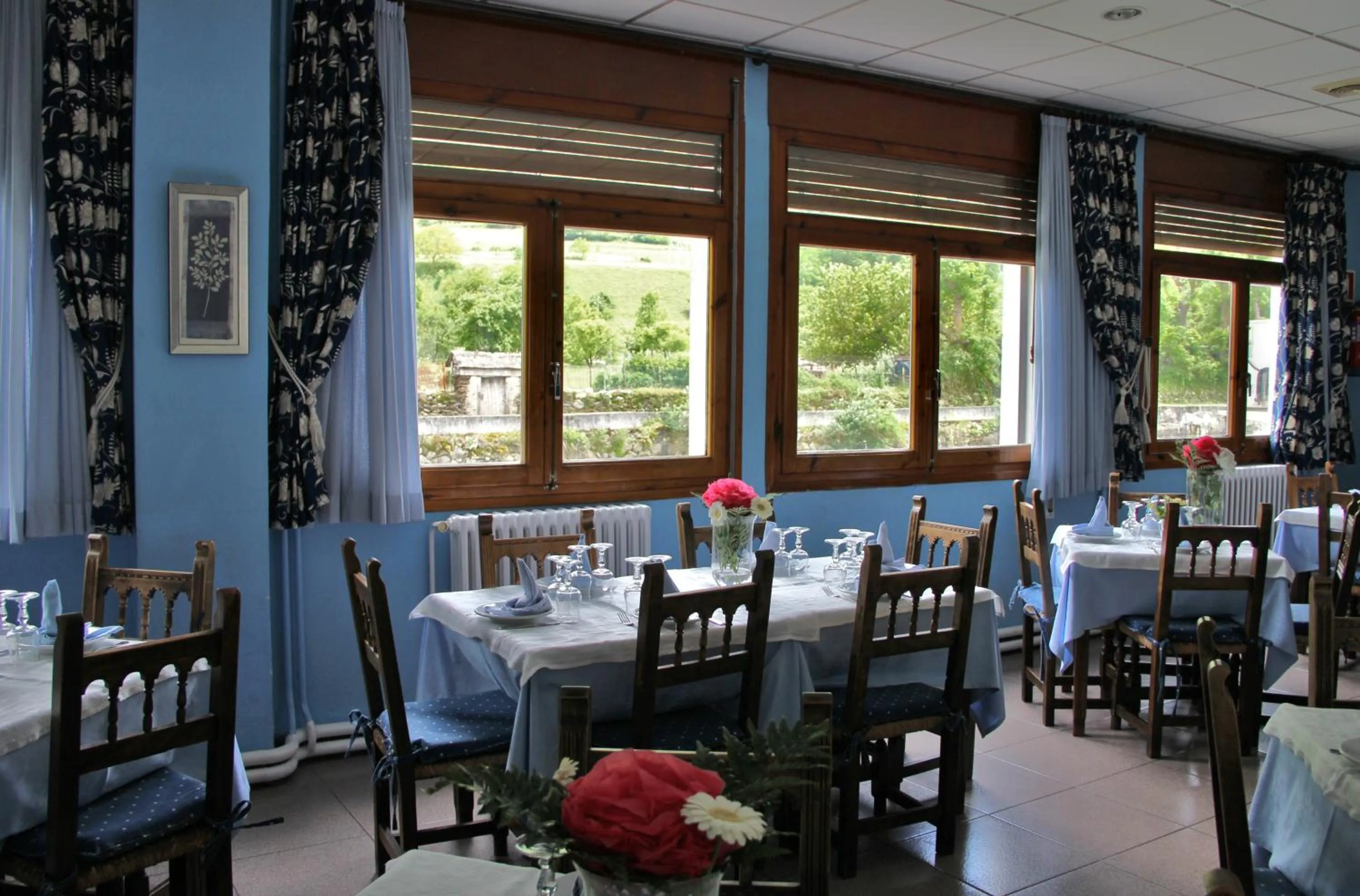 Restaurant/places to eat in Hotel Garona