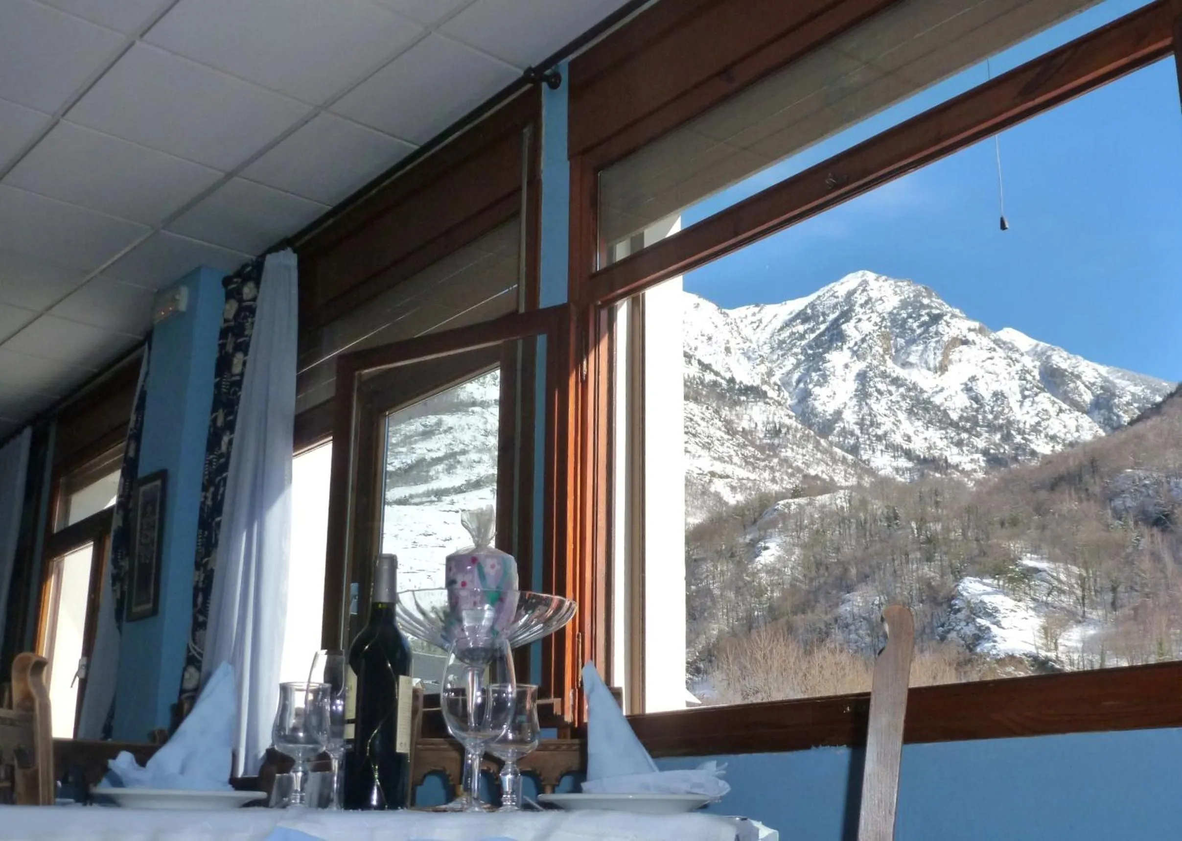 Restaurant/places to eat in Hotel Garona