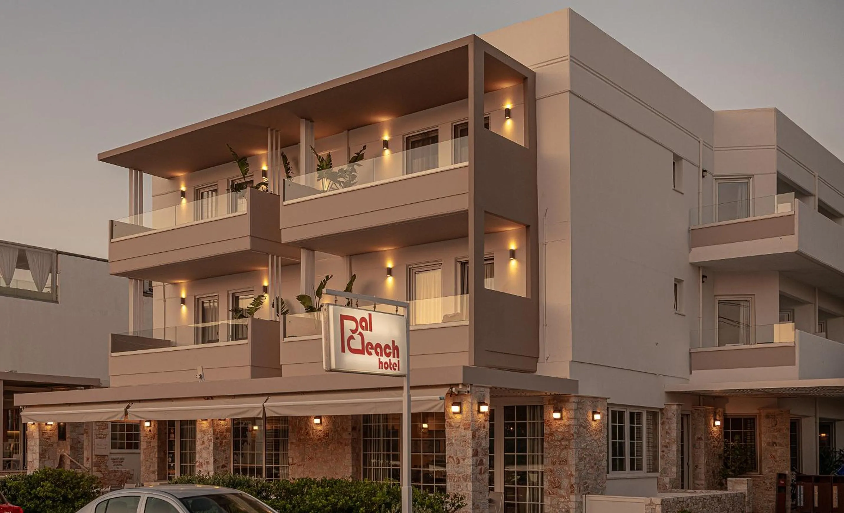 Property building in Pal Beach