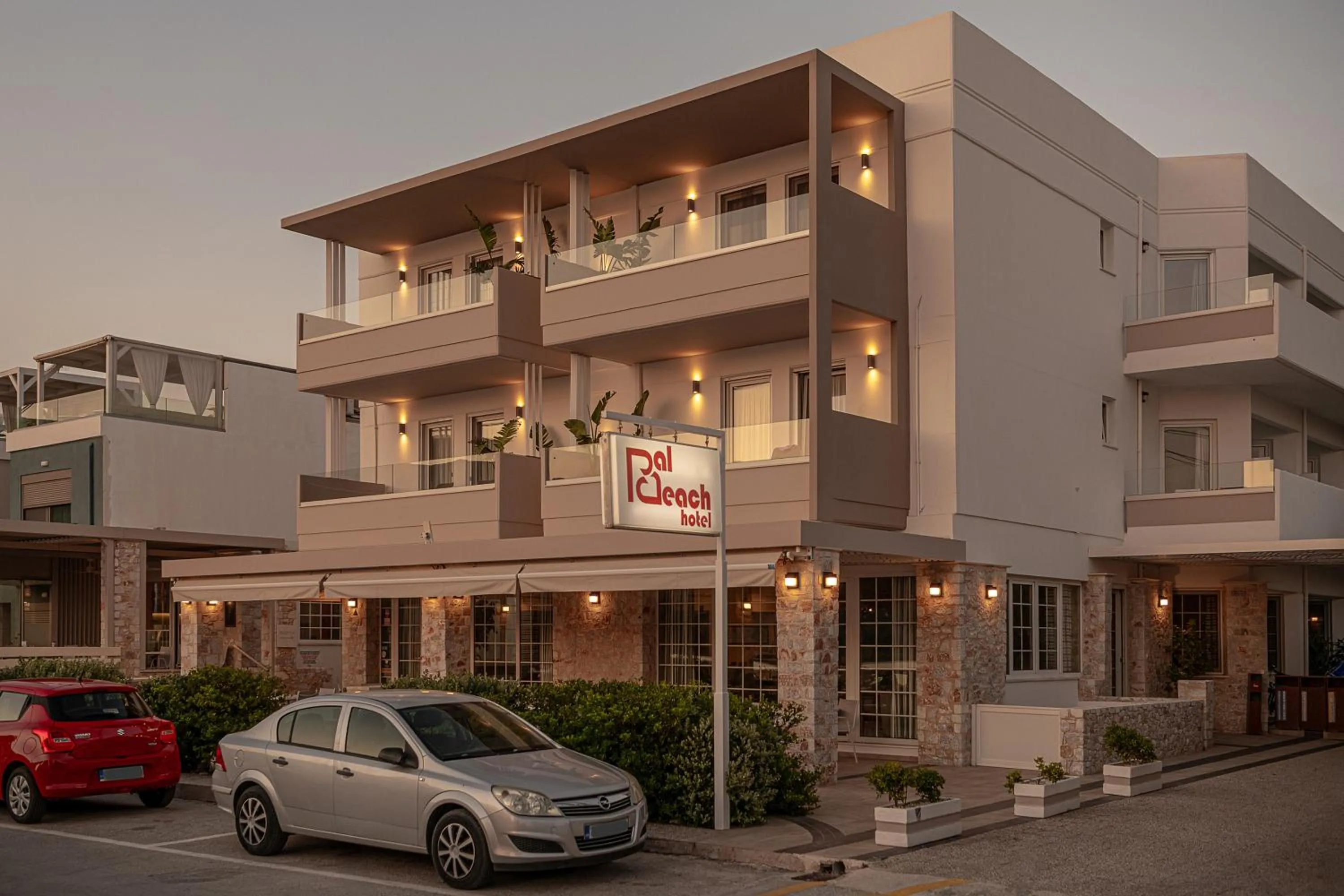 Property building in Pal Beach