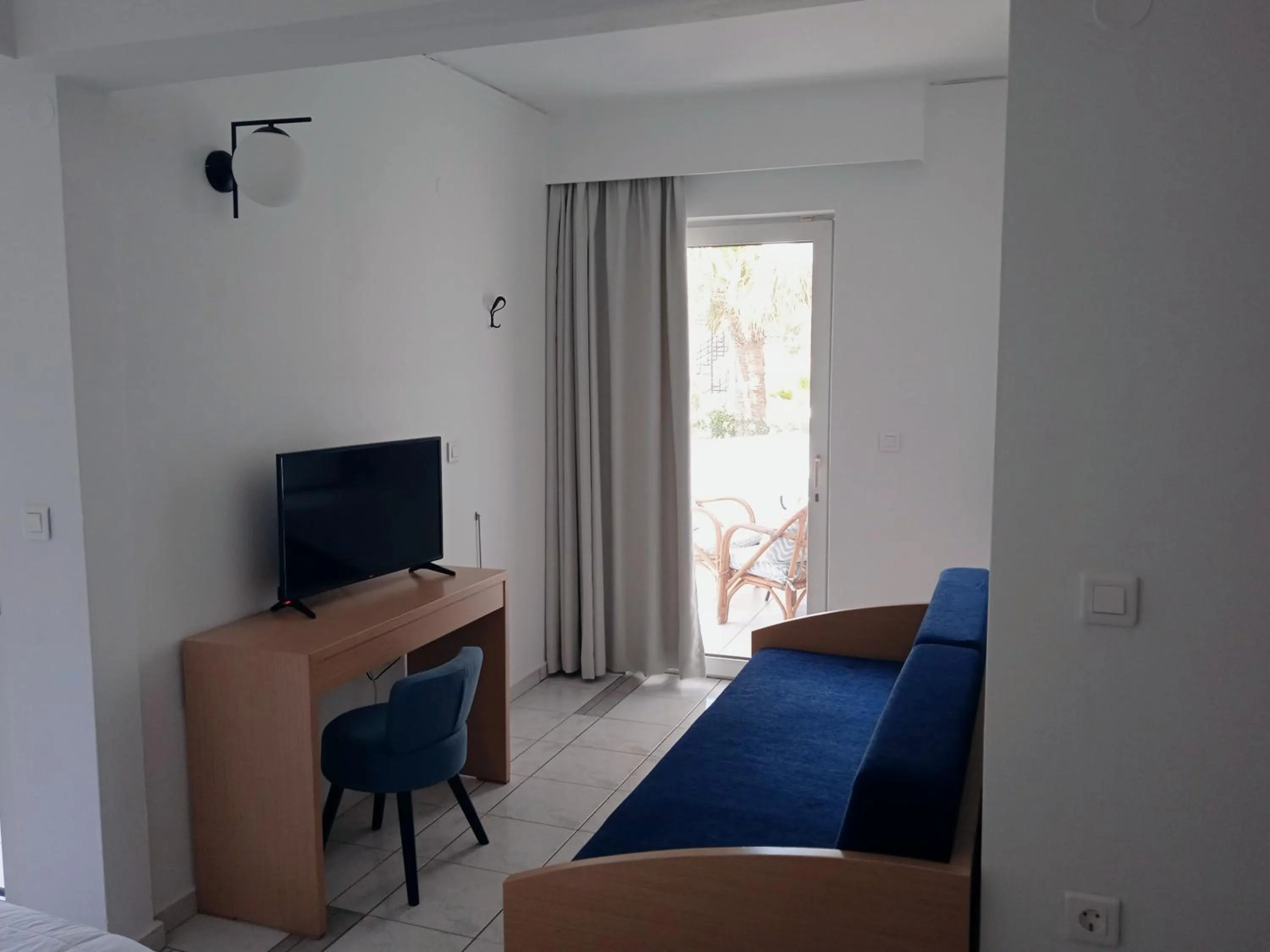 TV and multimedia in Pal Beach