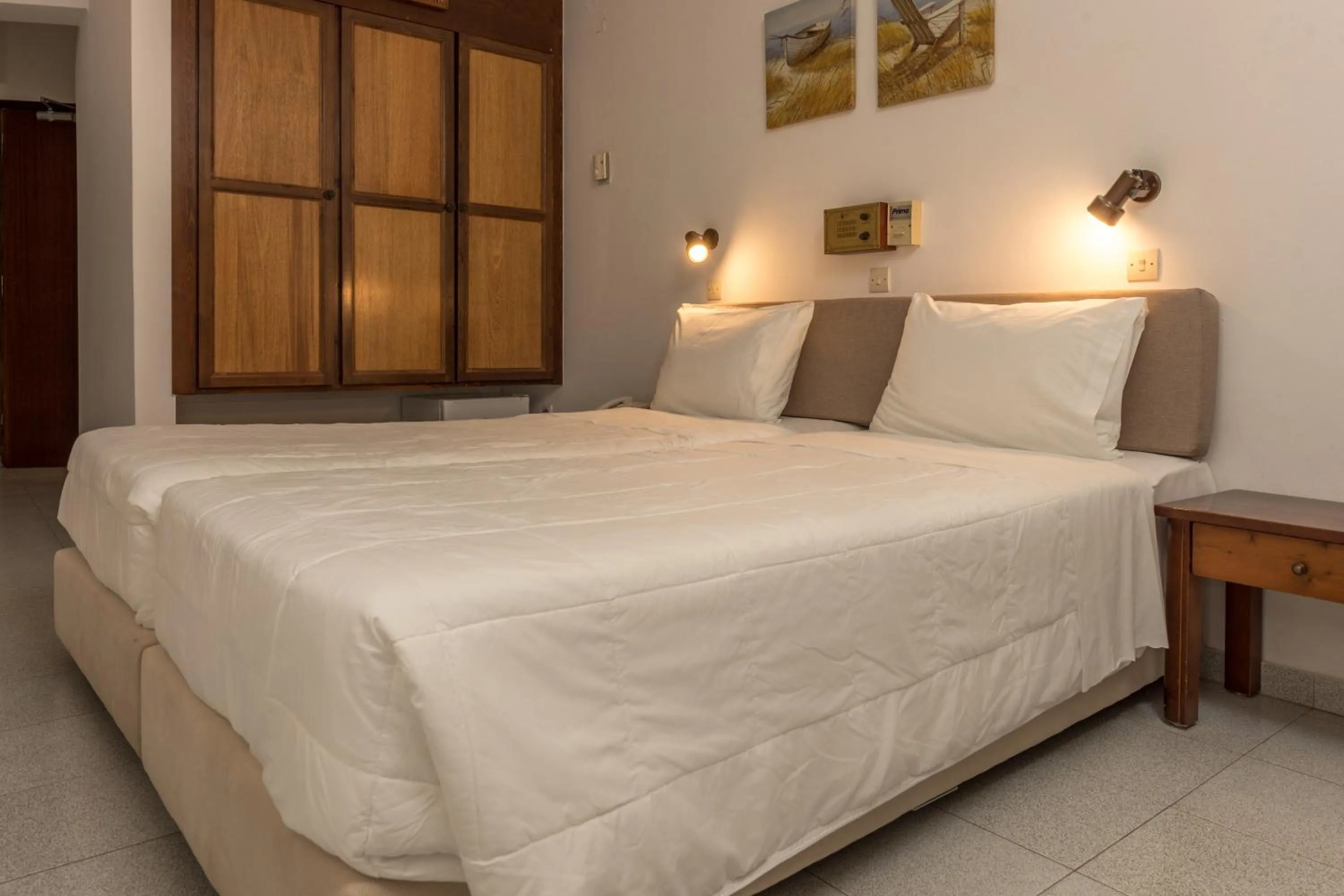 Bedroom, Bed in Pal Beach