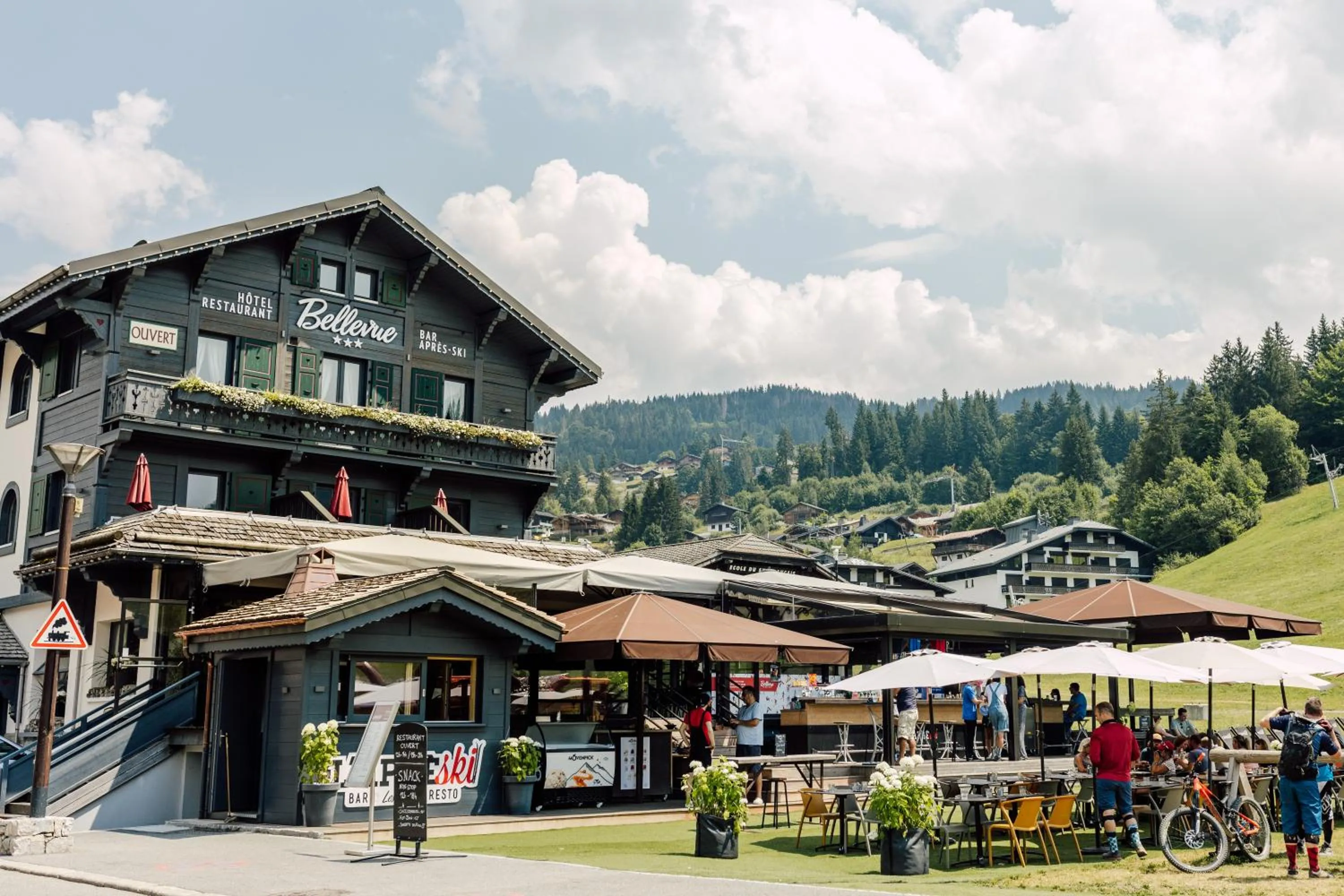 Lounge or bar in Bellevue