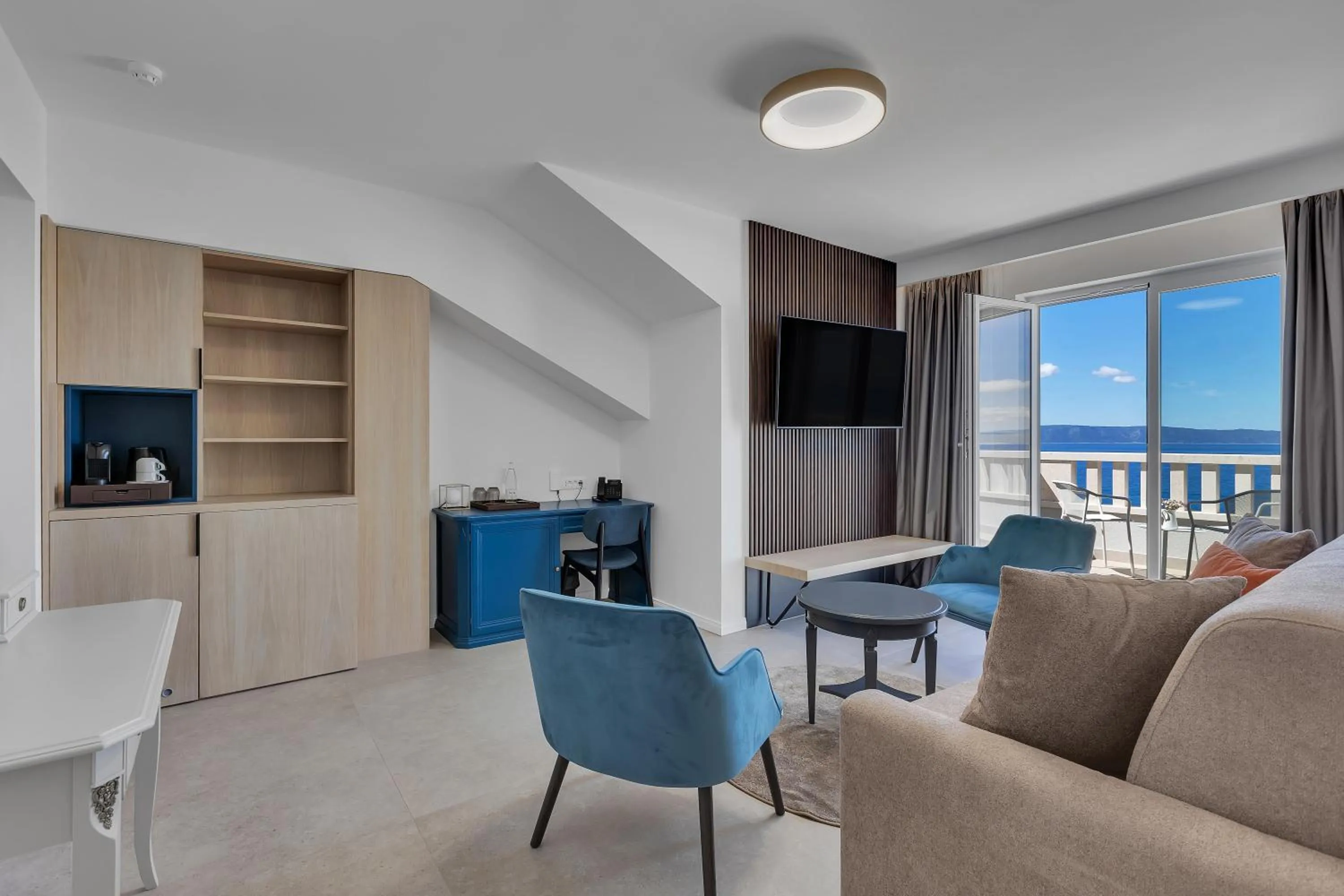 TV and multimedia in Hotel Laurentum