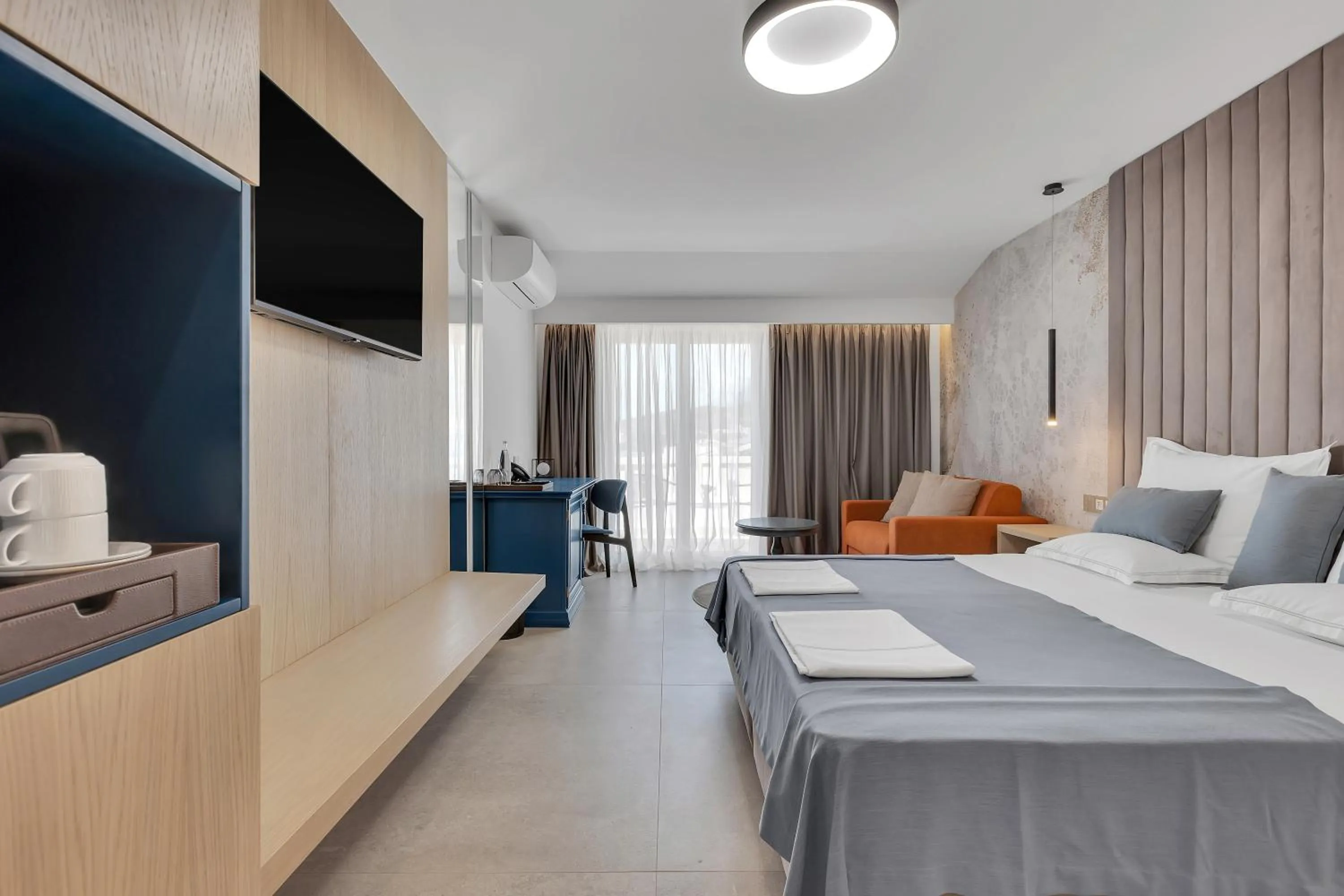 TV and multimedia in Hotel Laurentum