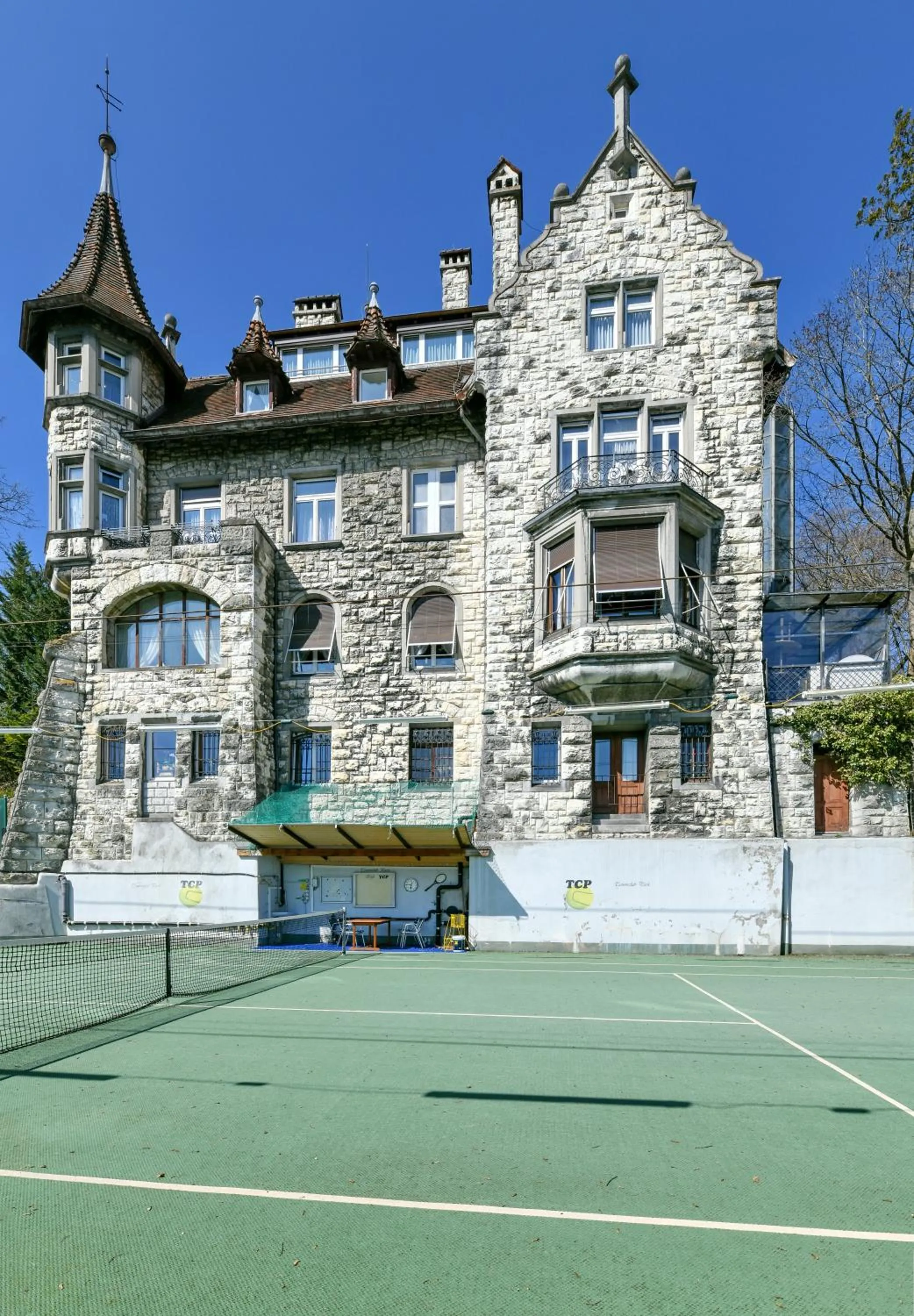 Tennis court in Hotel Park Villa