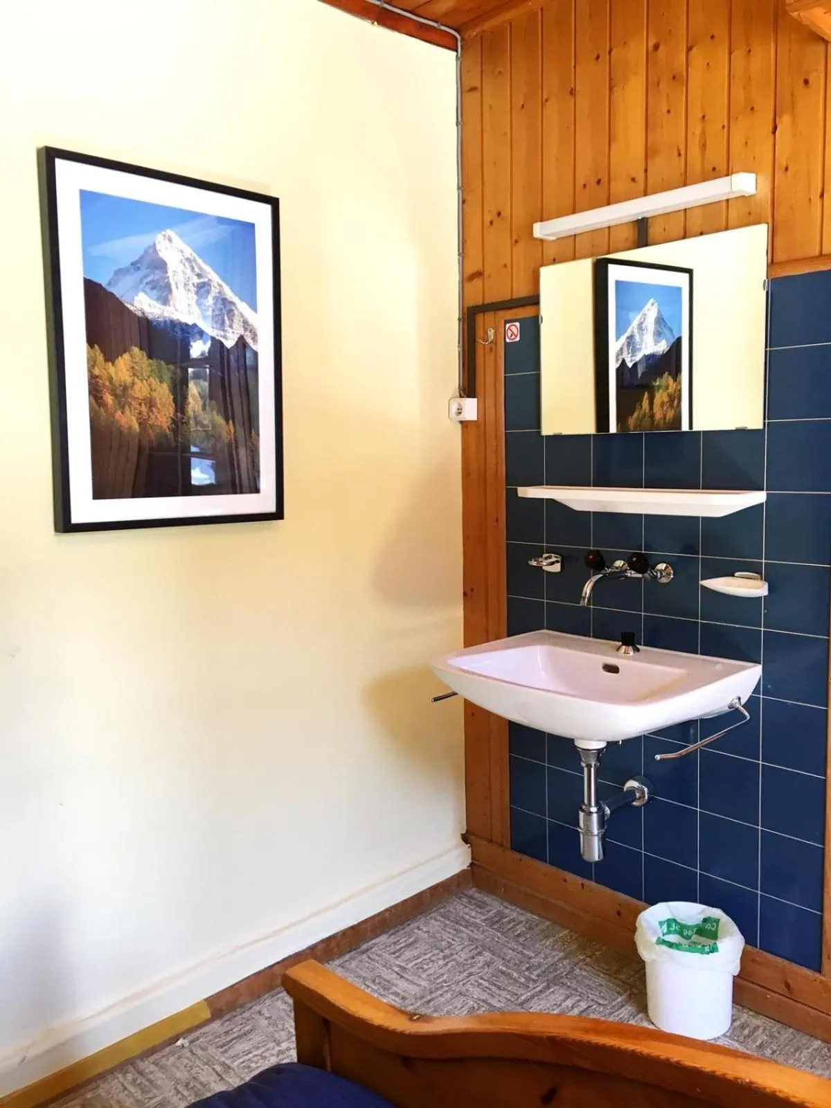 Bathroom in Hôtel Pension du Lac Bleu
