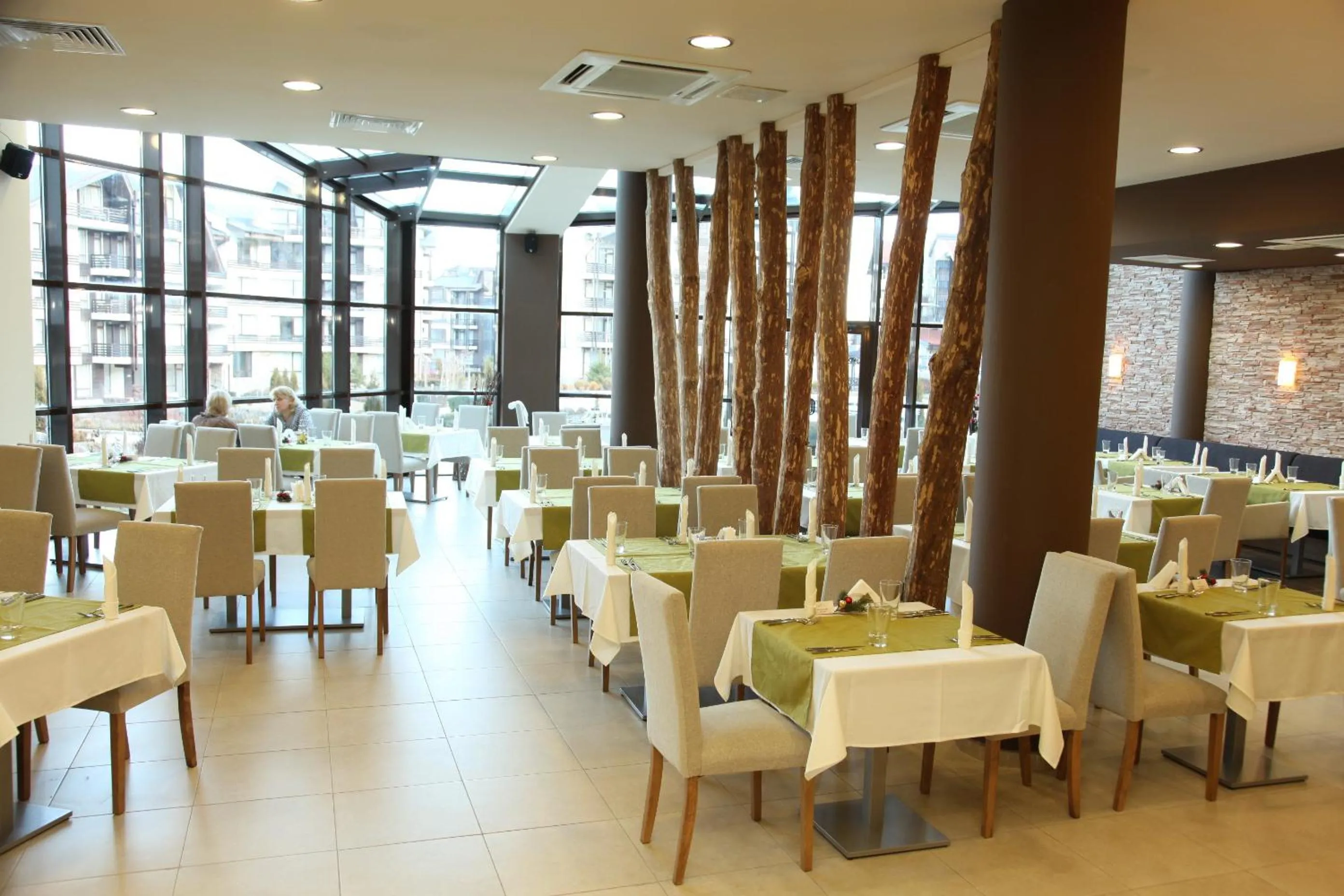 Restaurant/places to eat in Aspen Golf and Ski Resort