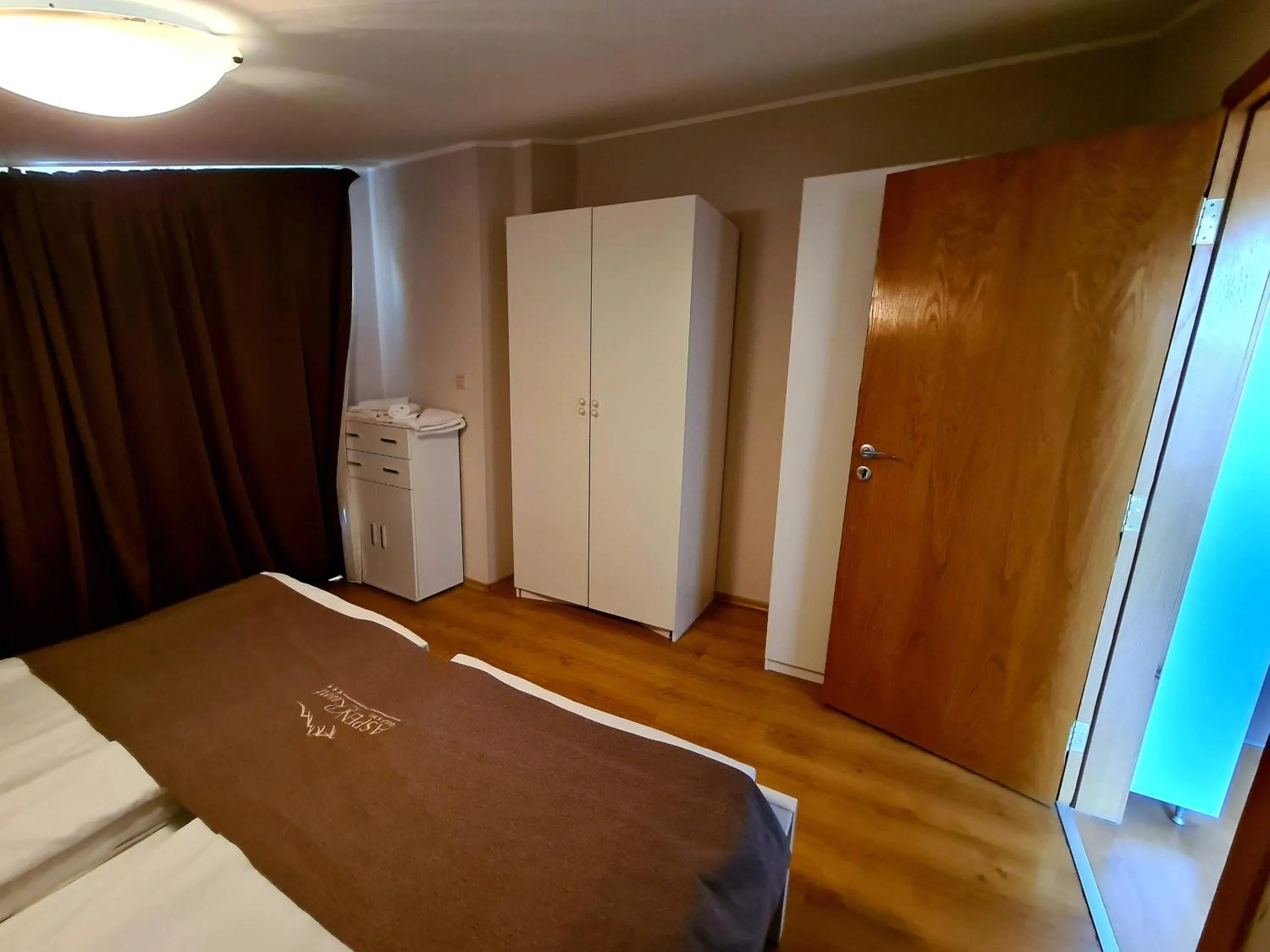 Bed in Aspen Golf and Ski Resort