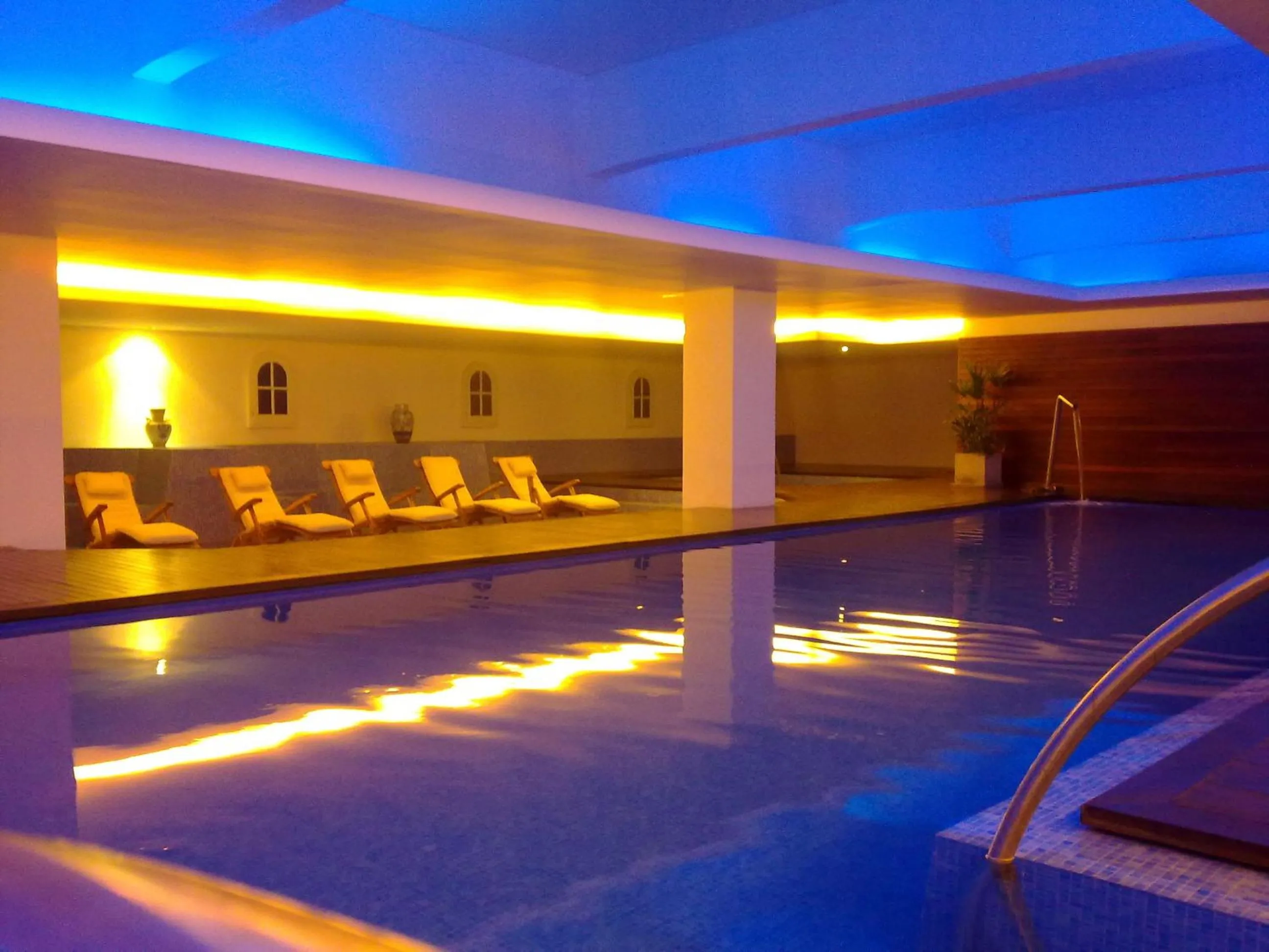 Swimming pool in Hermitage Hotel