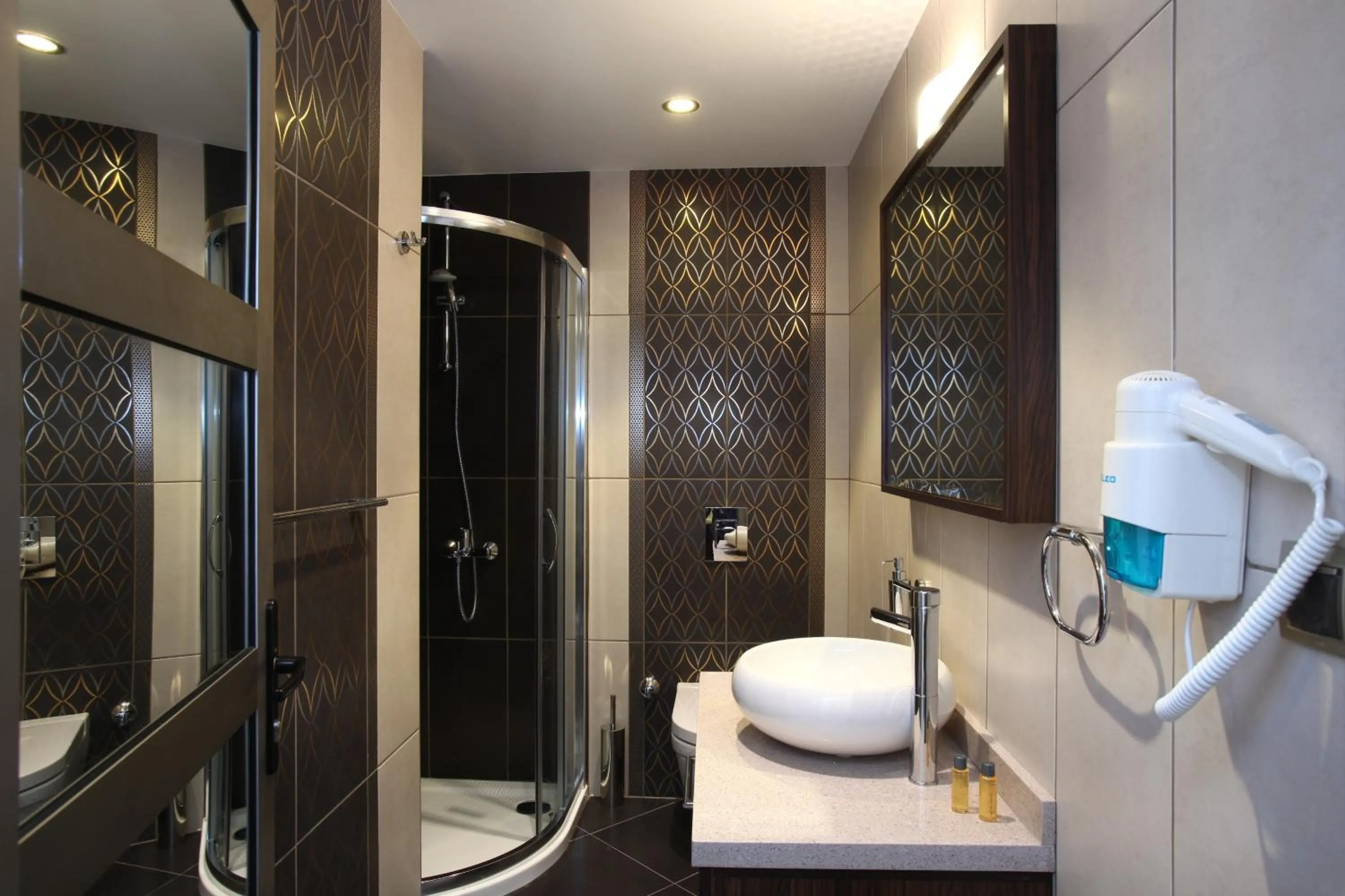 Bathroom in Albatros Hotel