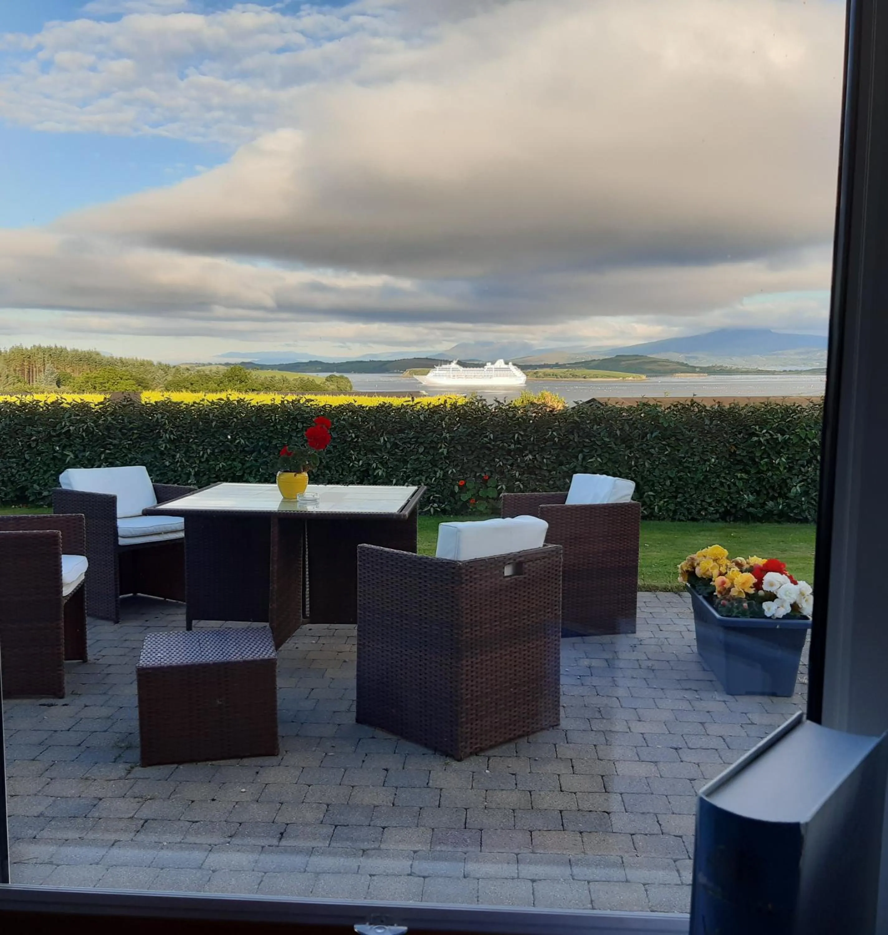 Seating area in Edencrest B&B