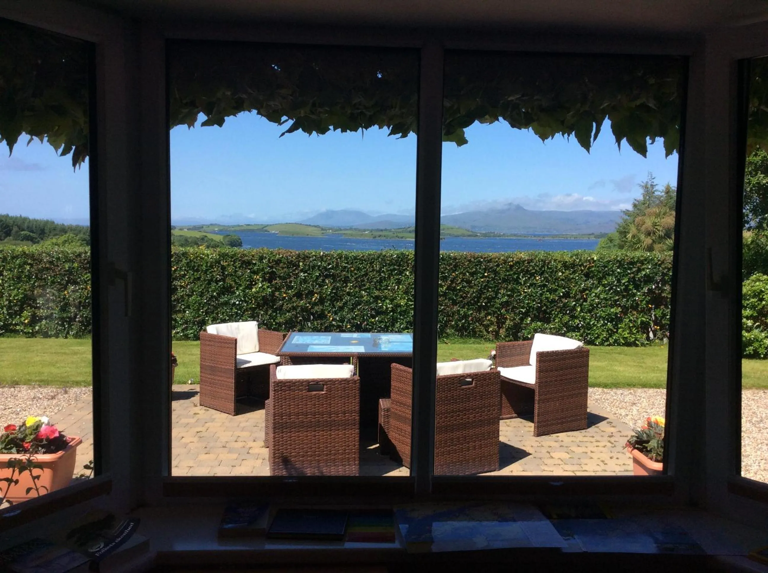 Living room in Edencrest B&B