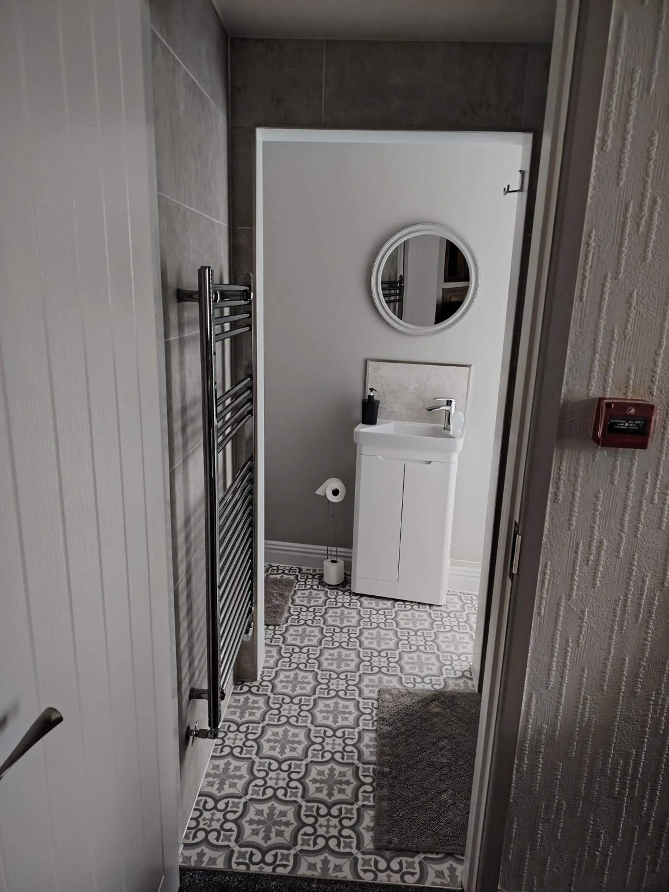 Shower in The Wheatsheaf