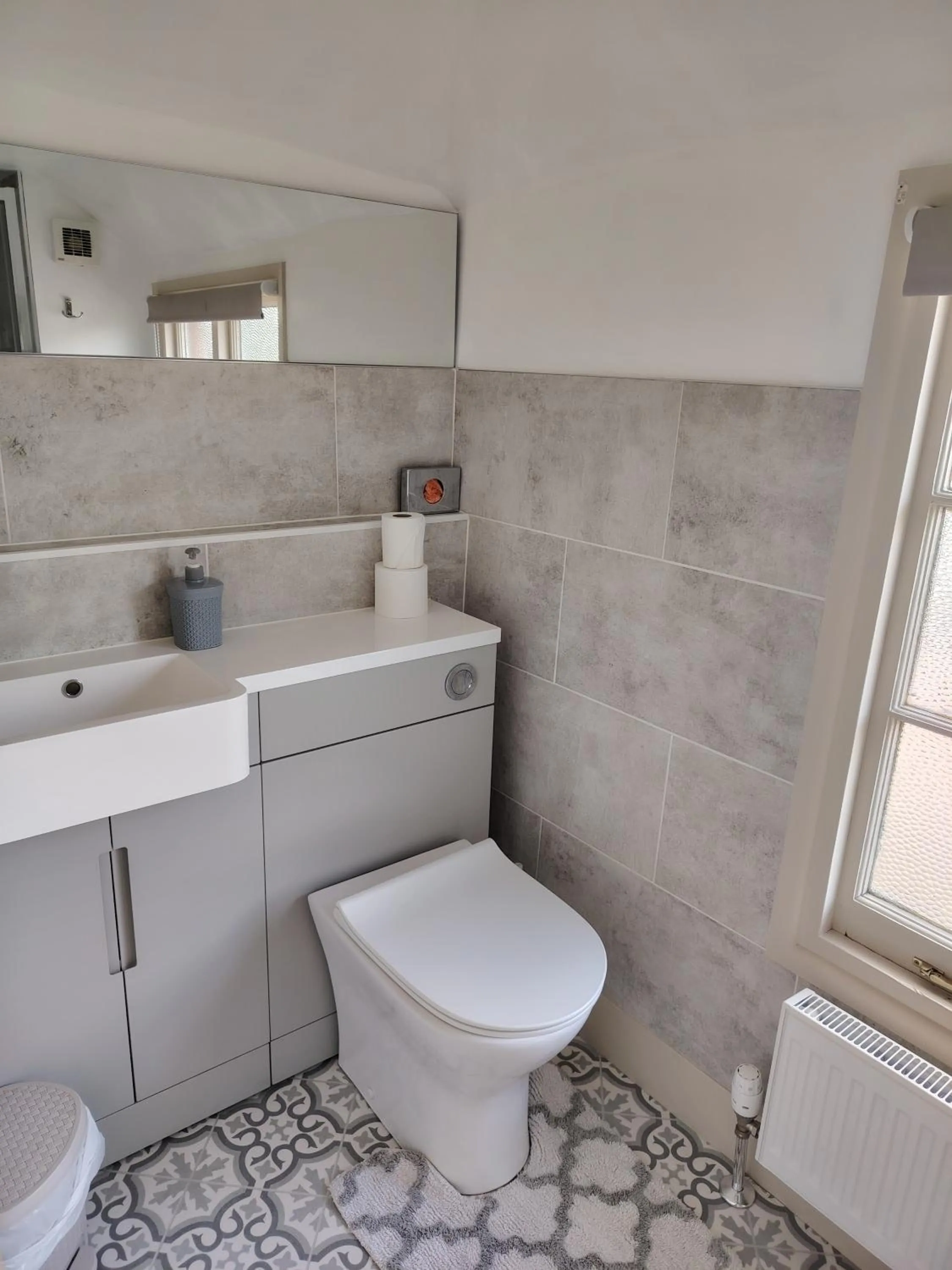 Bathroom in The Wheatsheaf