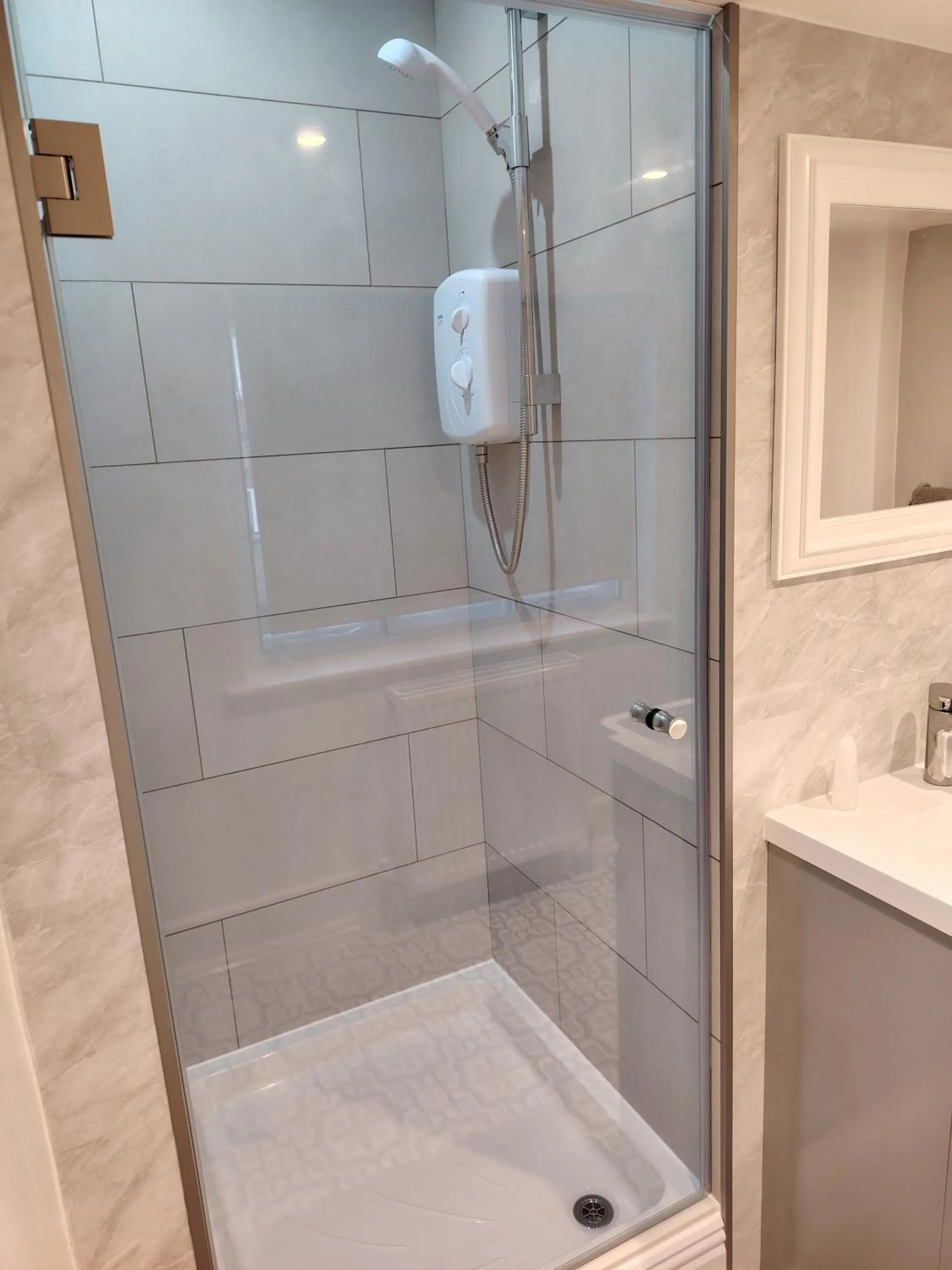 Shower in The Wheatsheaf