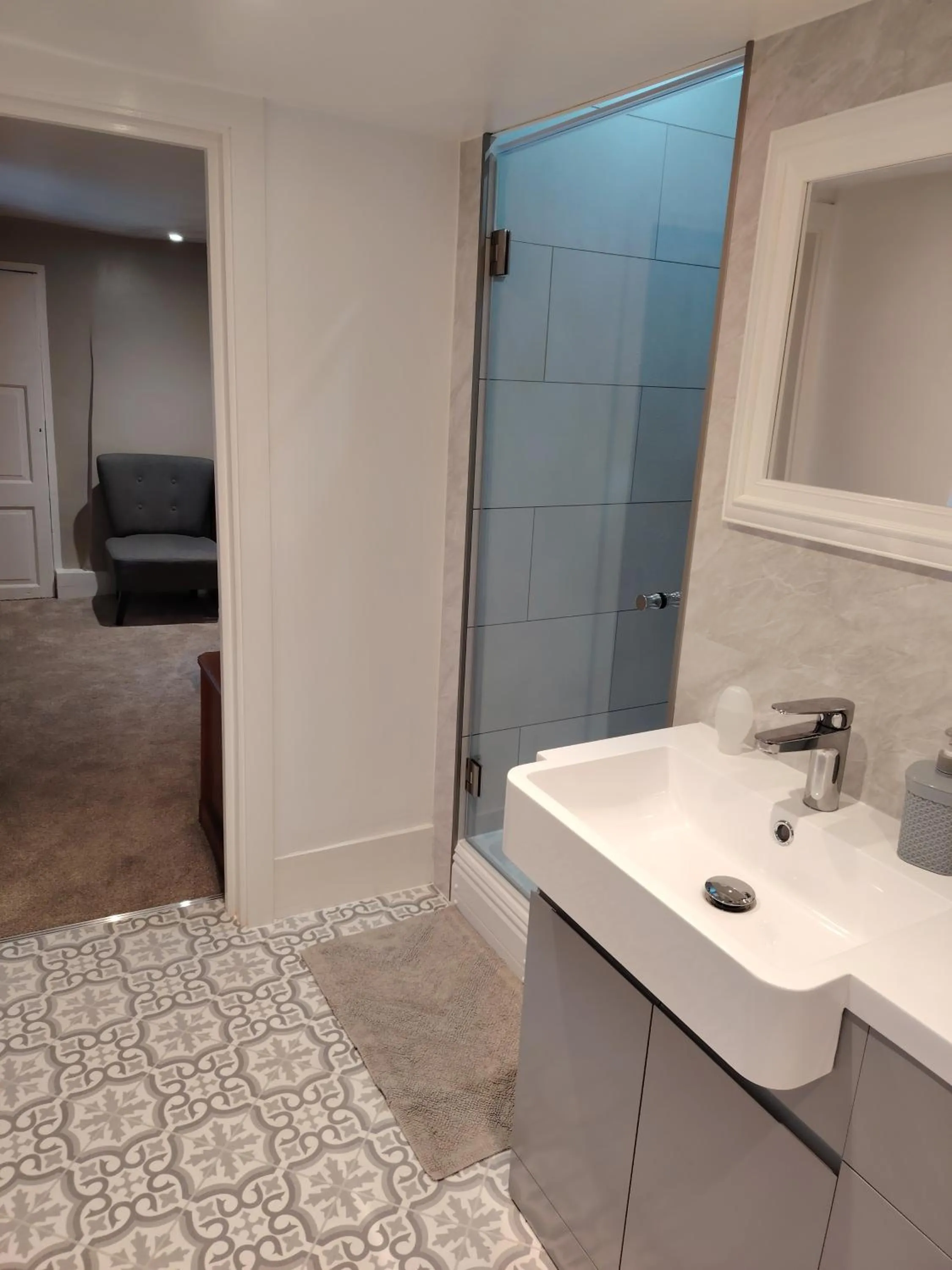 Bathroom in The Wheatsheaf