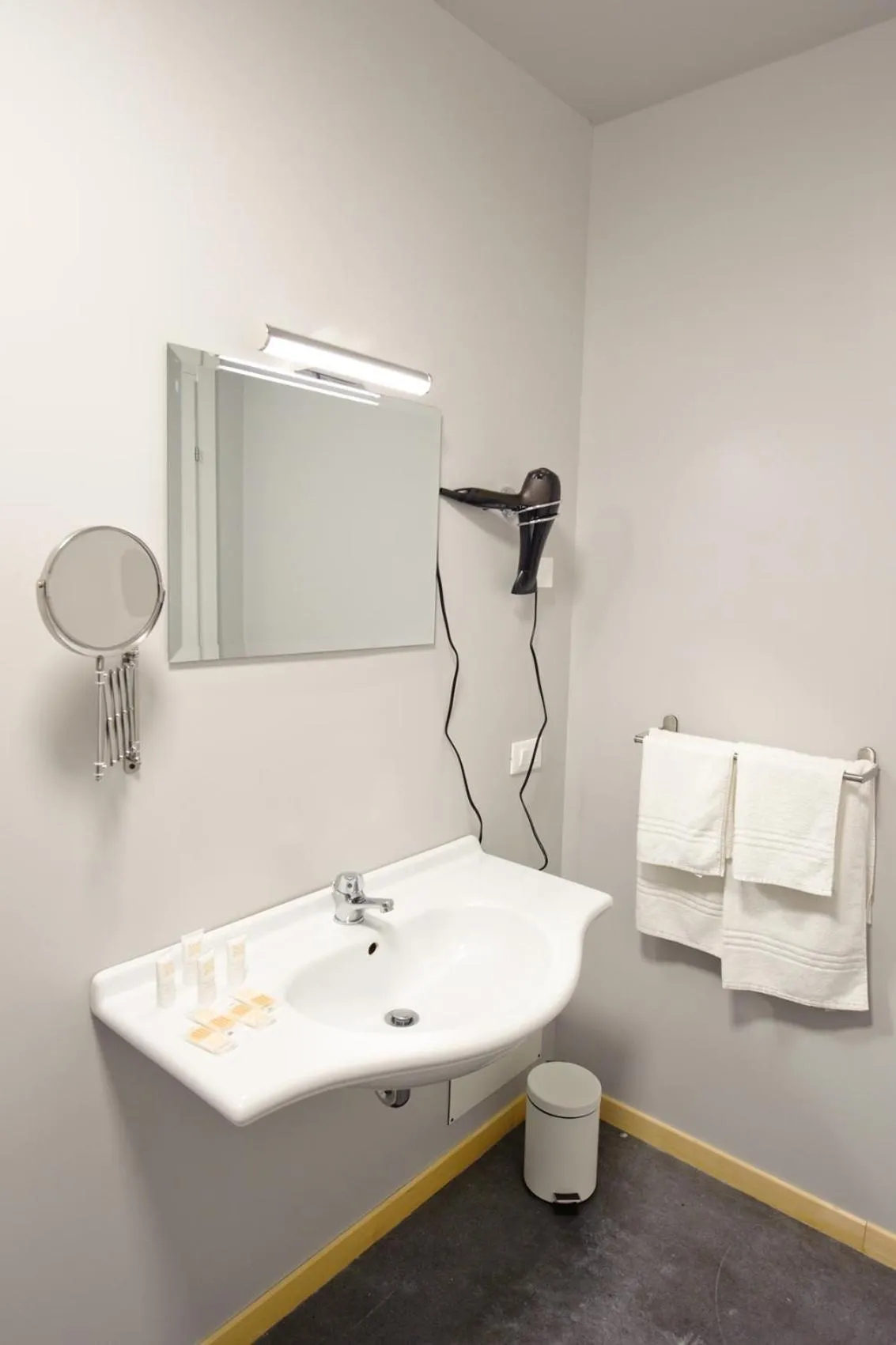 Shower in Relais Lo Stagnone