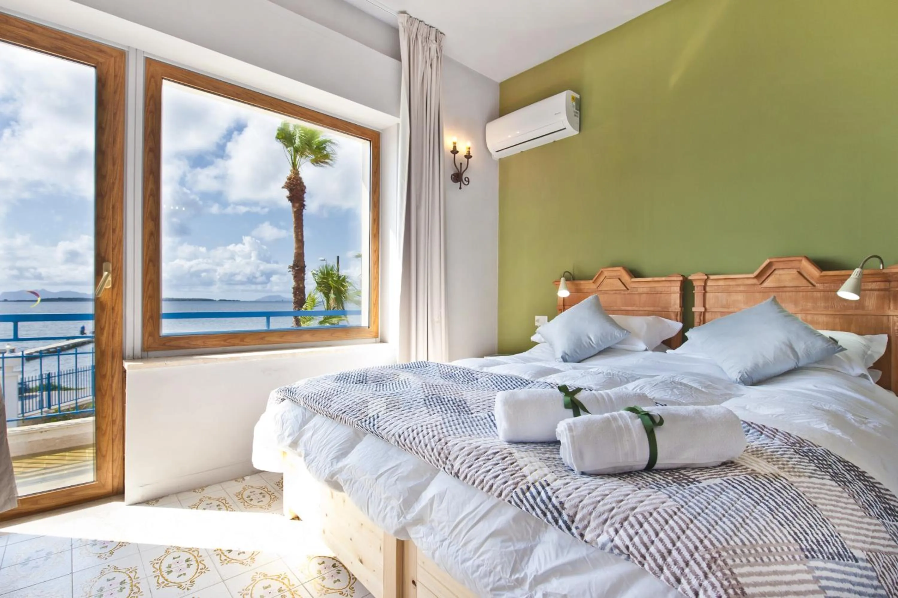 Bed in Relais Lo Stagnone