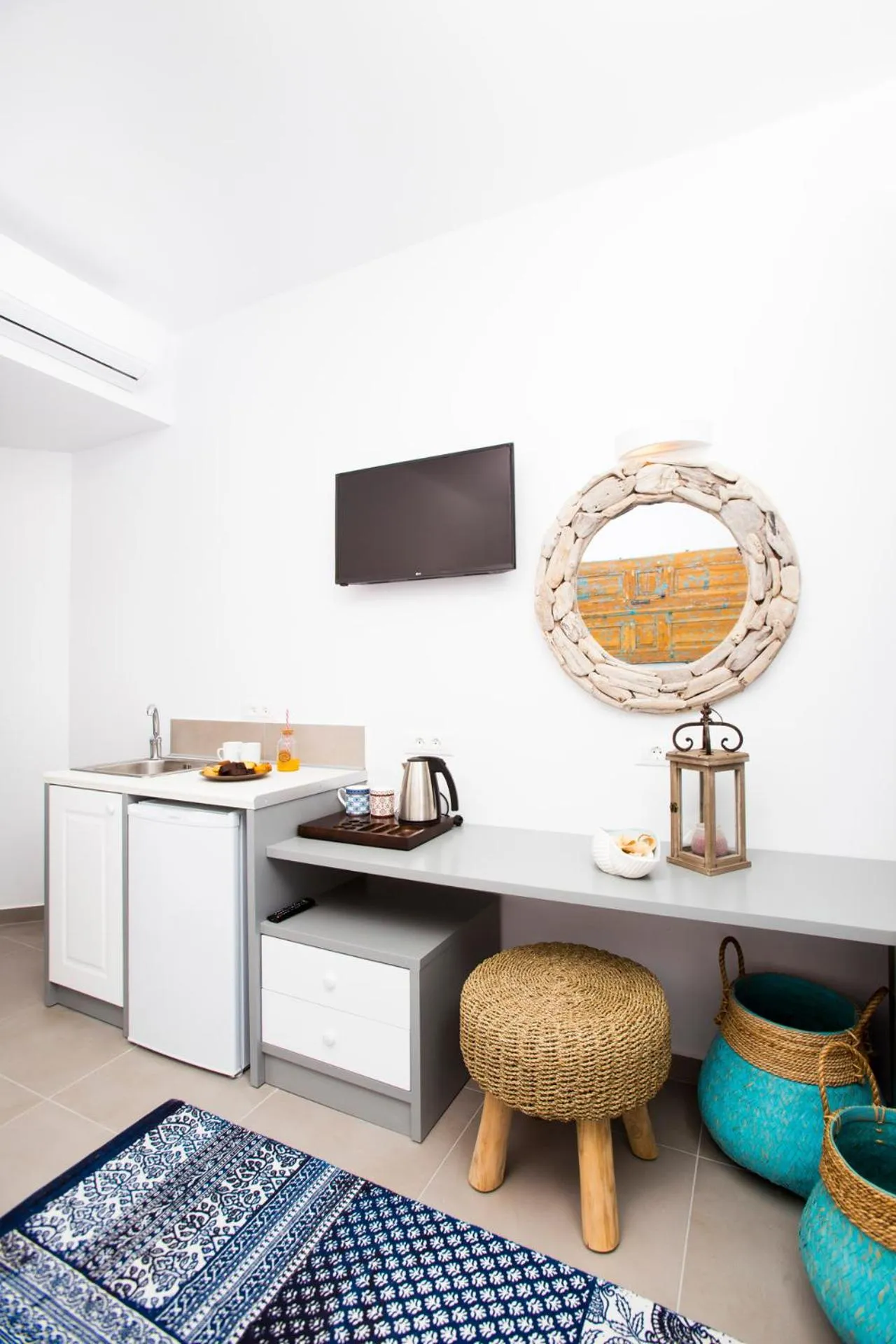 Coffee/tea facilities in Lindos Portes Suites - Adults Only