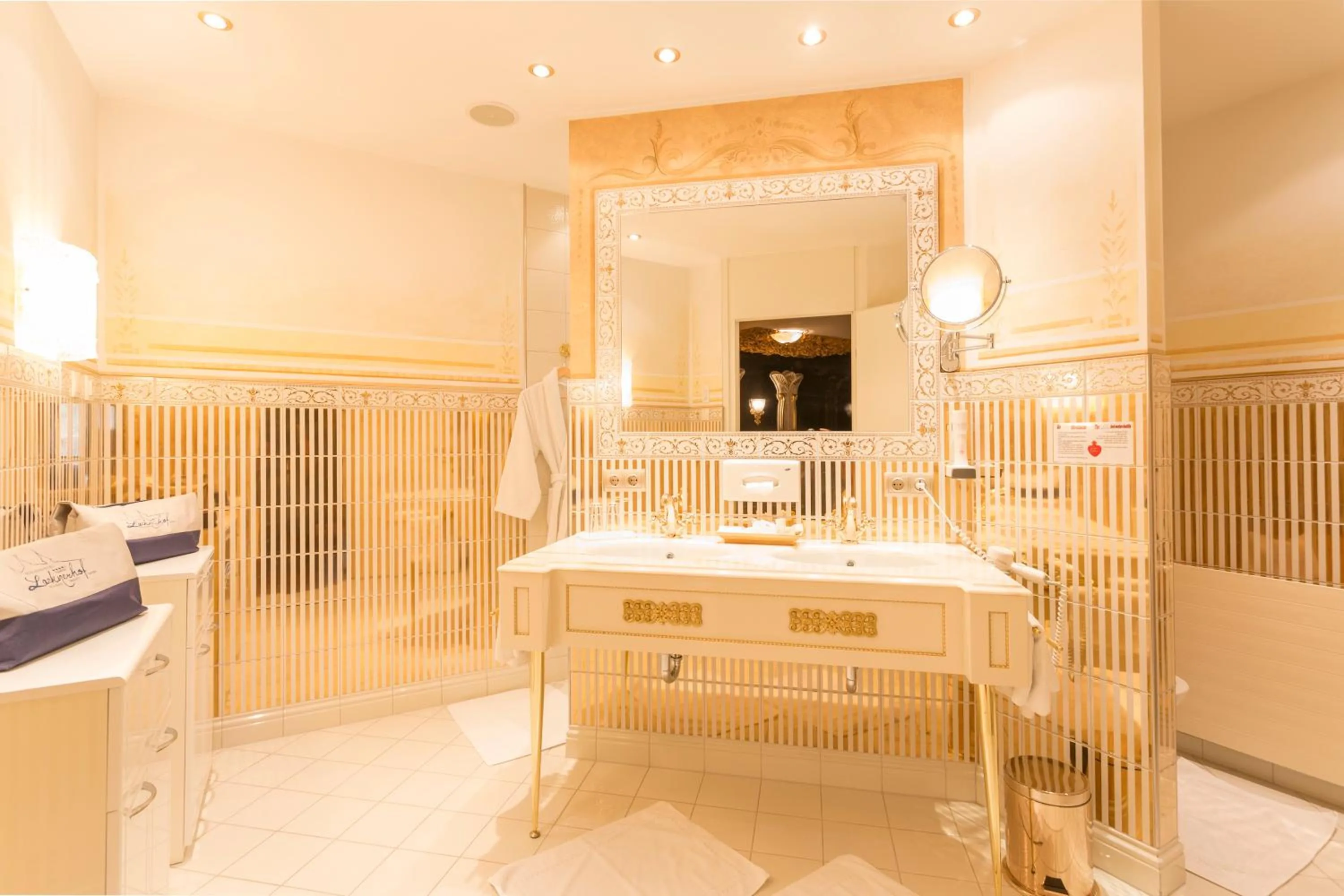 Bathroom in Schlosshotel Lacknerhof