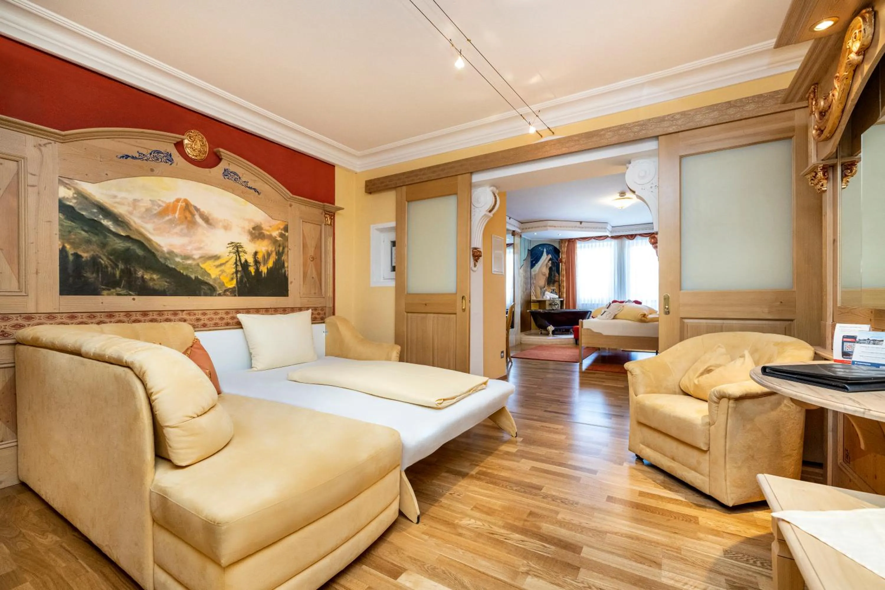 Photo of the whole room, Bed in Schlosshotel Lacknerhof