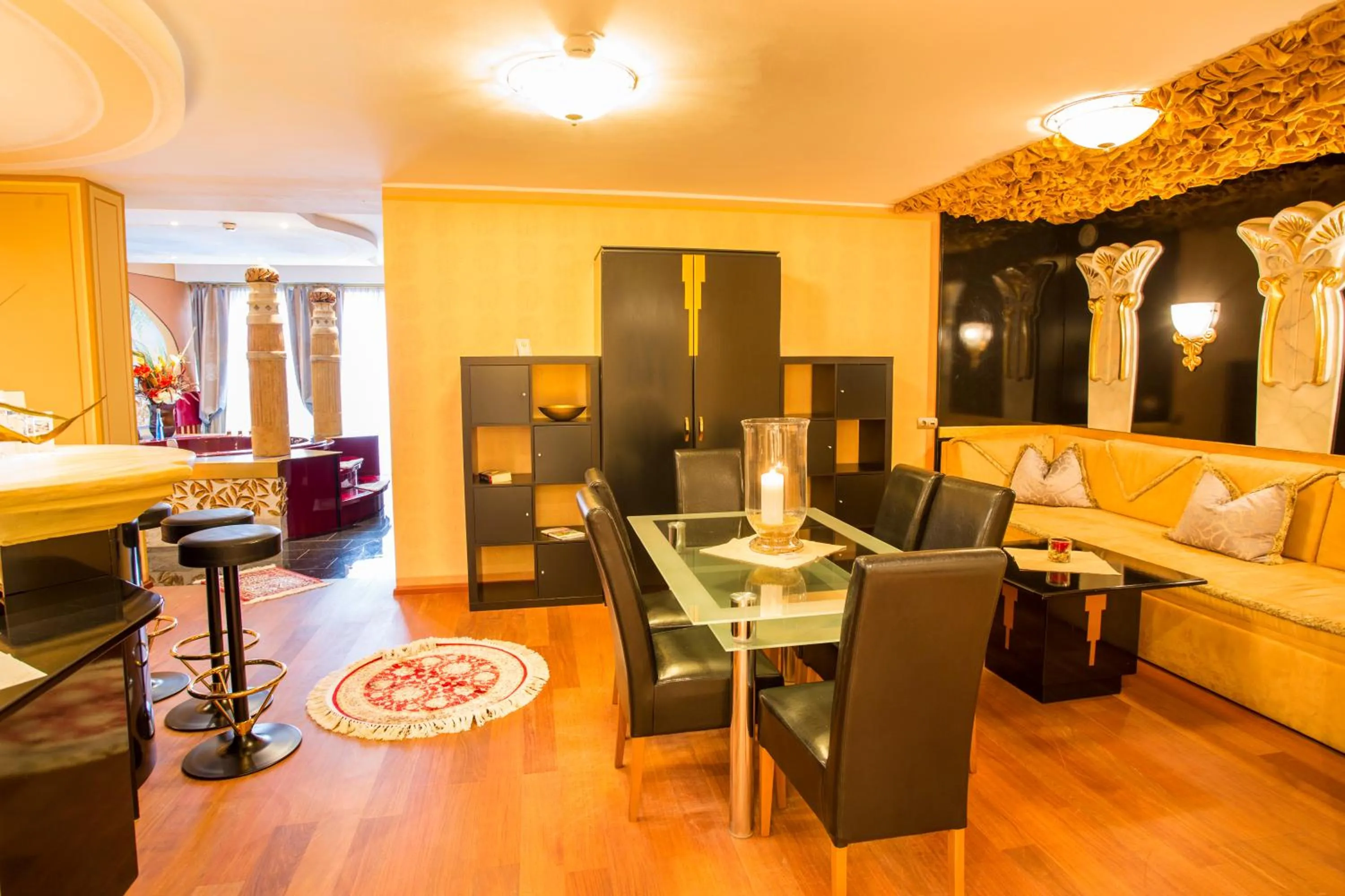Dining area in Schlosshotel Lacknerhof