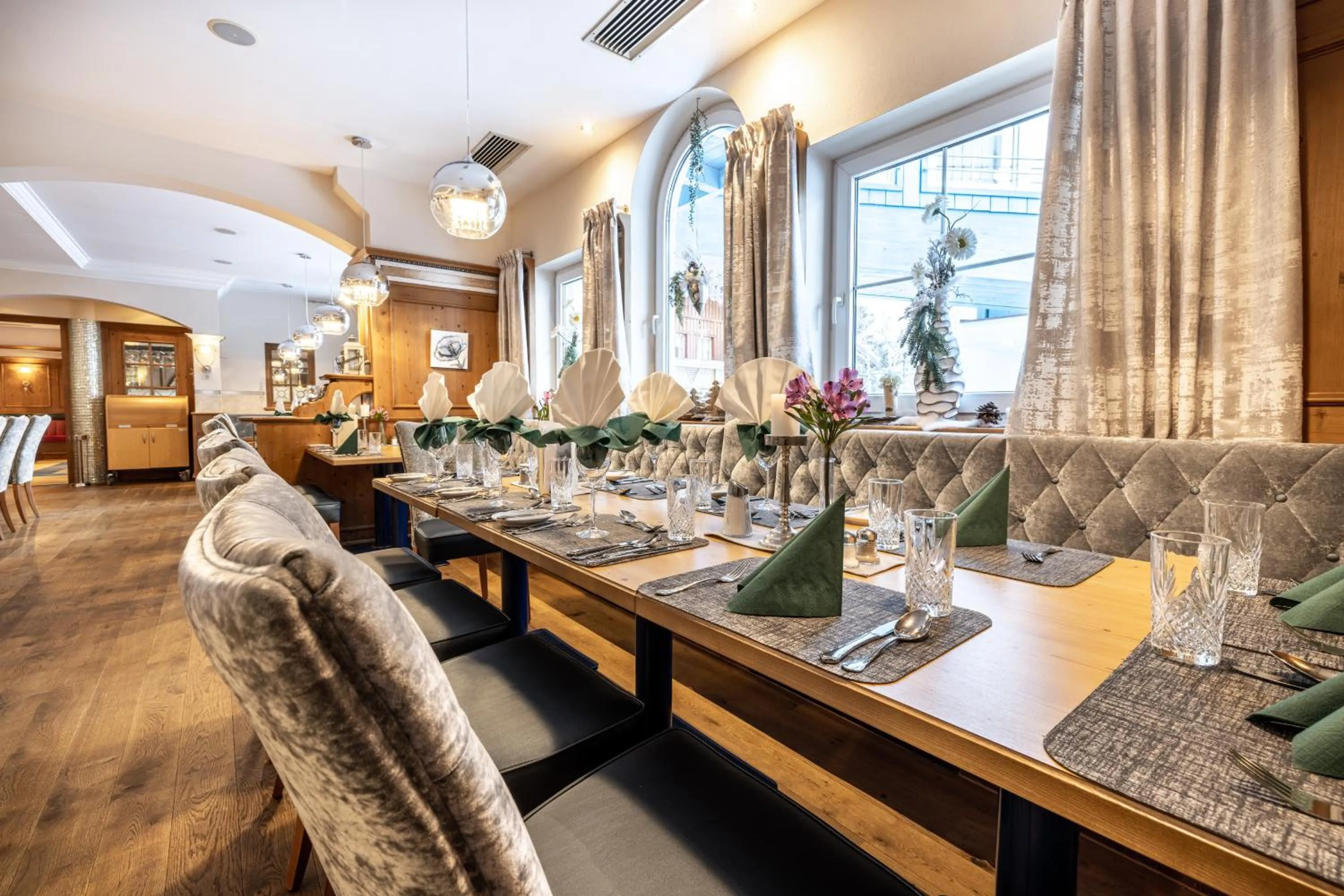 Restaurant/places to eat in Schlosshotel Lacknerhof