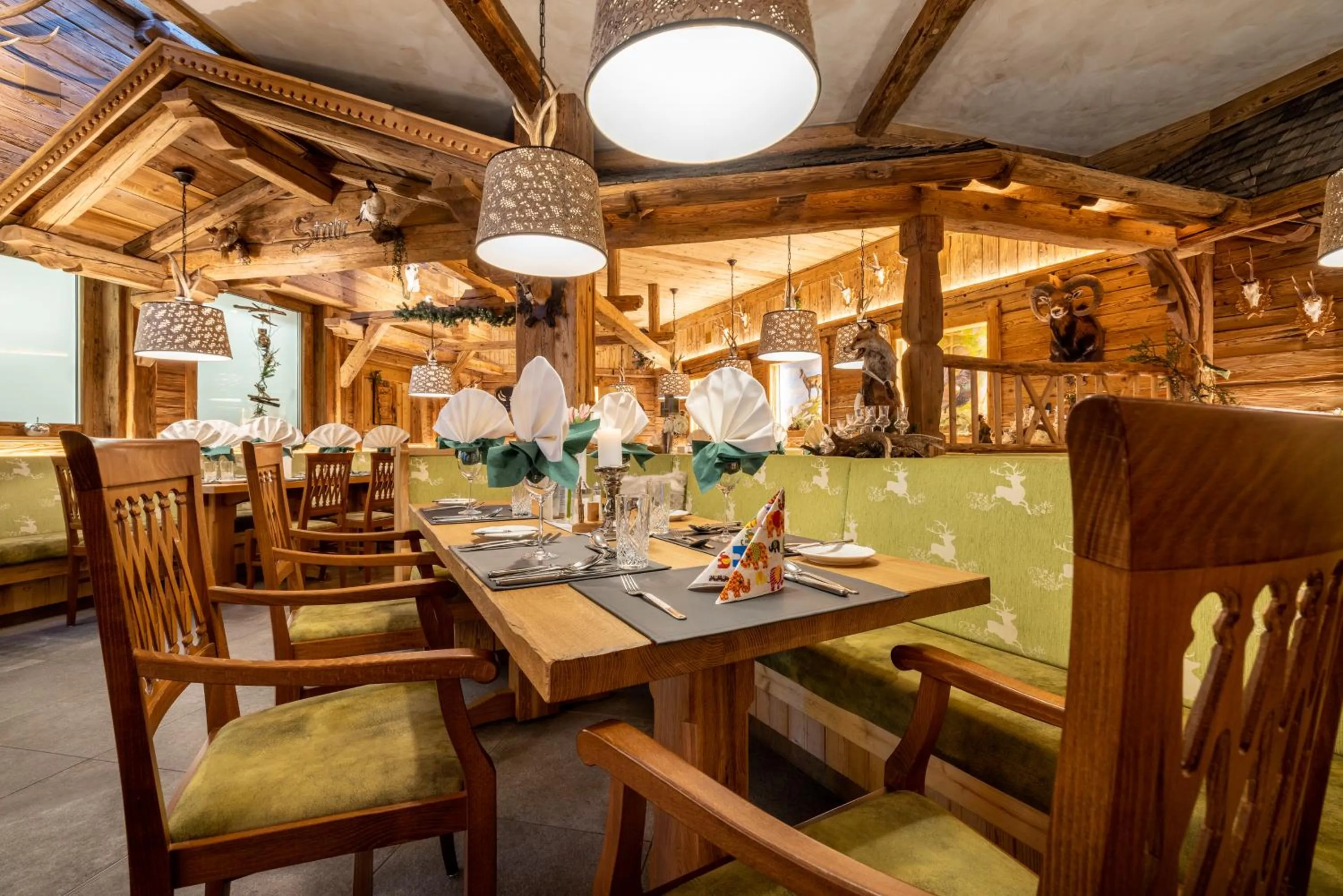 Restaurant/places to eat in Schlosshotel Lacknerhof