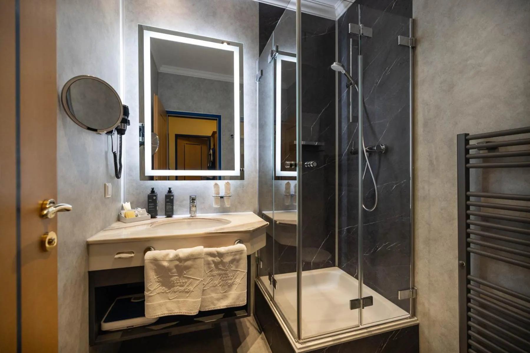 Bathroom in Schlosshotel Lacknerhof