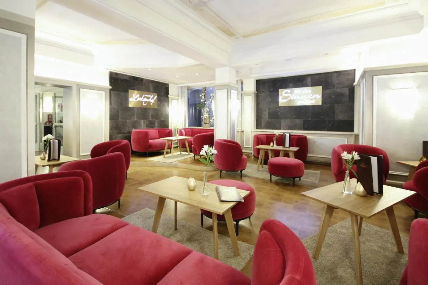 Lobby or reception in Schlosshotel Lacknerhof