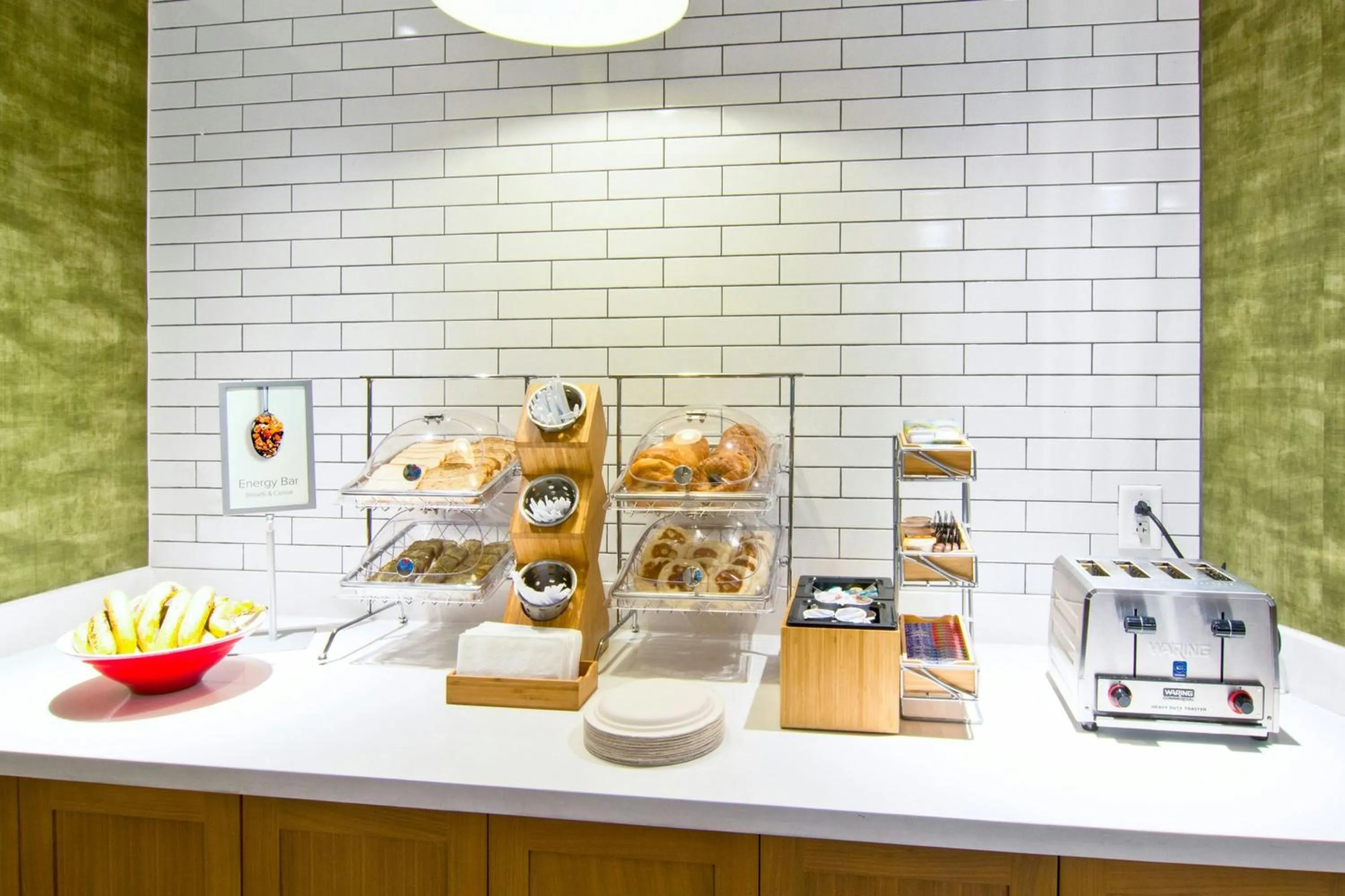 Breakfast in Fairfield Inn & Suites by Marriott Nashville Airport