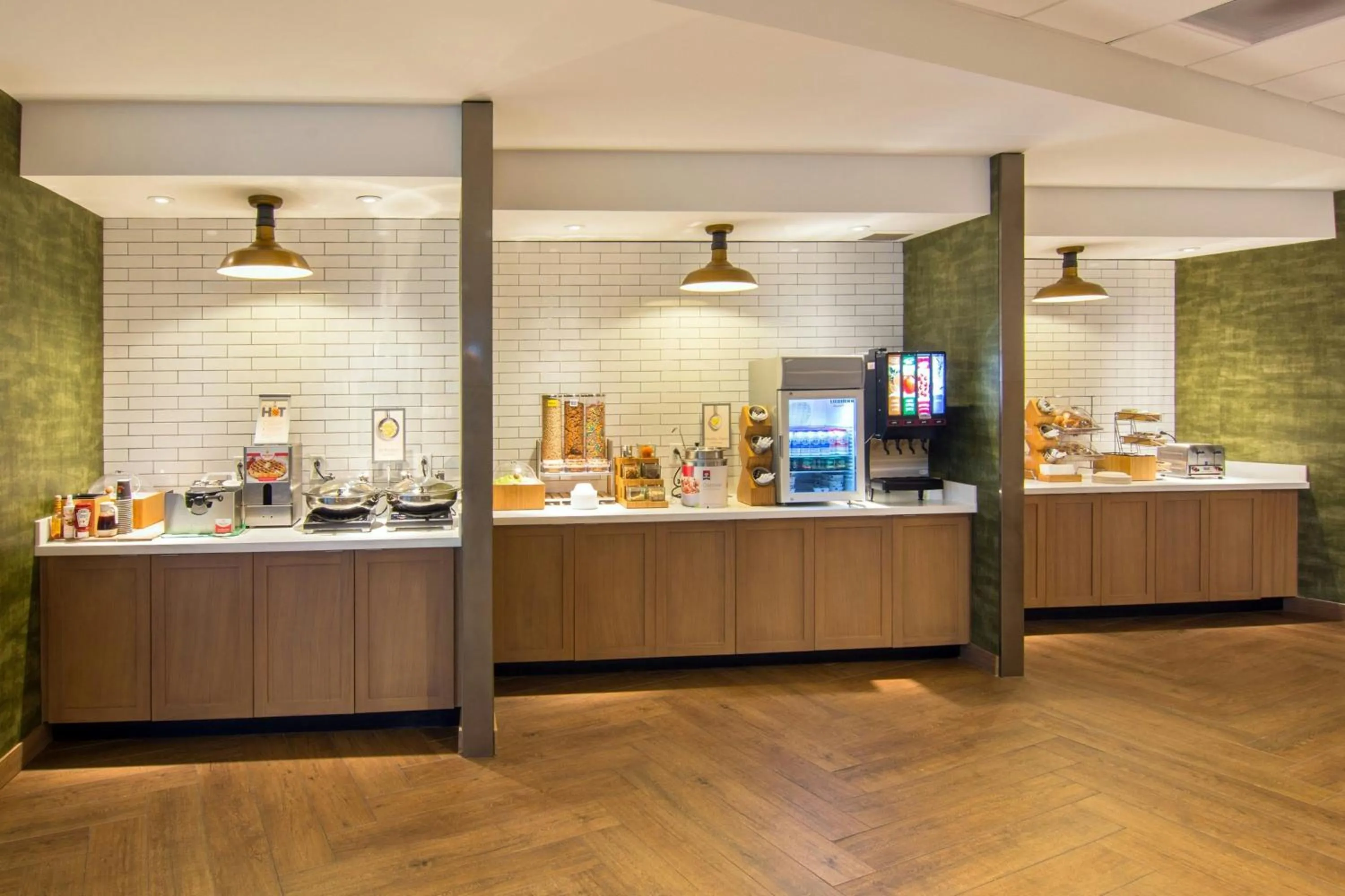 Breakfast in Fairfield Inn & Suites by Marriott Nashville Airport