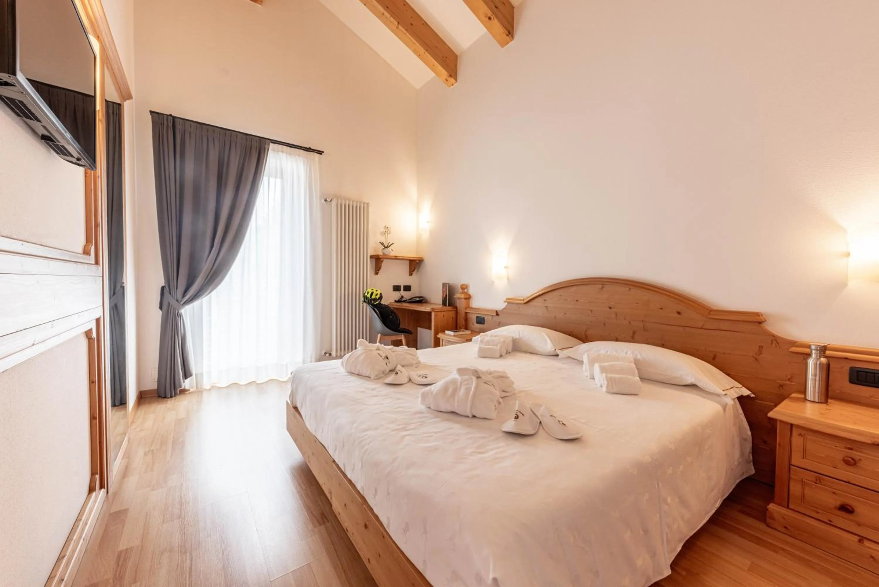 Bed in Hotel La Perla