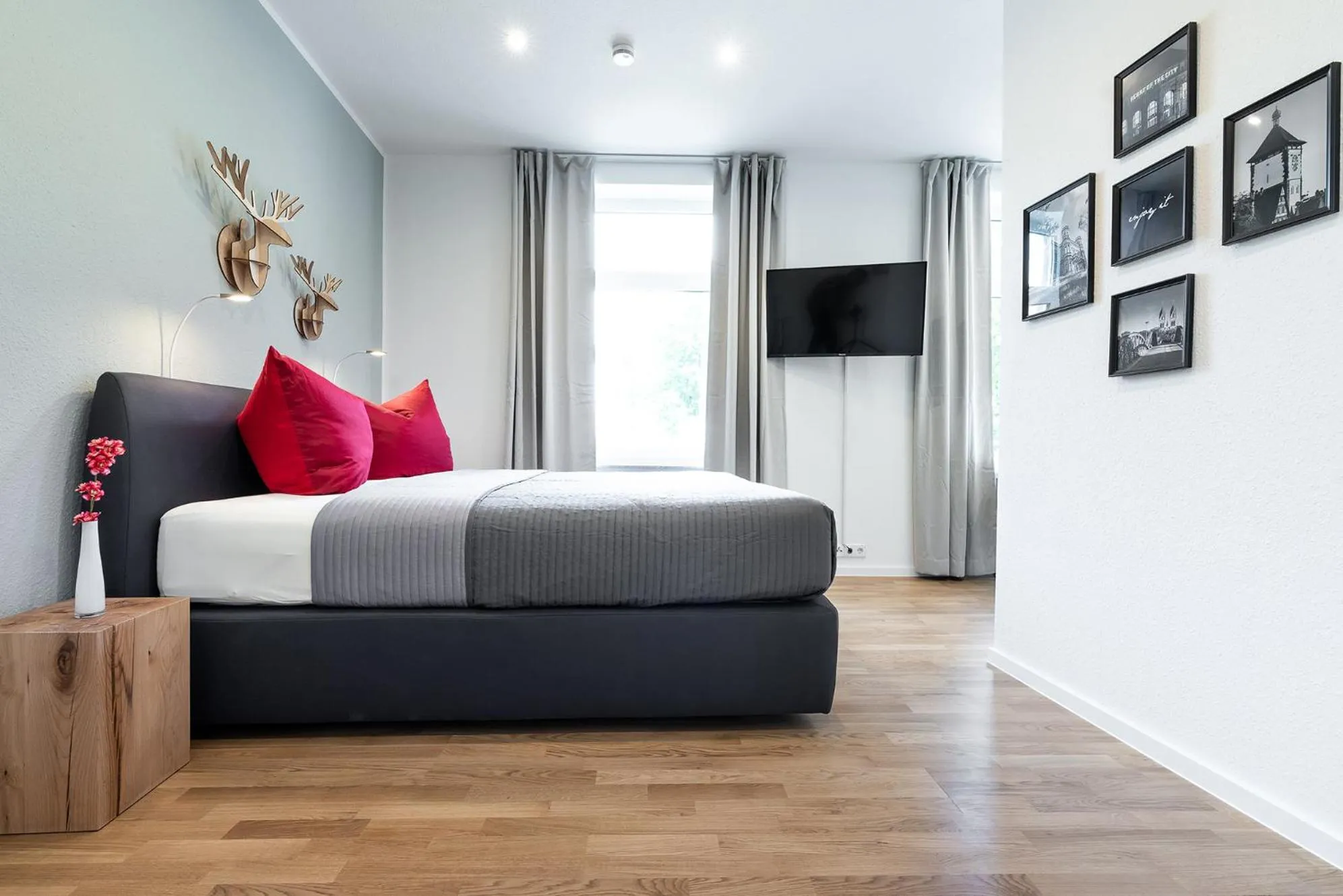 Bedroom, Bed in Freiburg Apartments Friedrichring