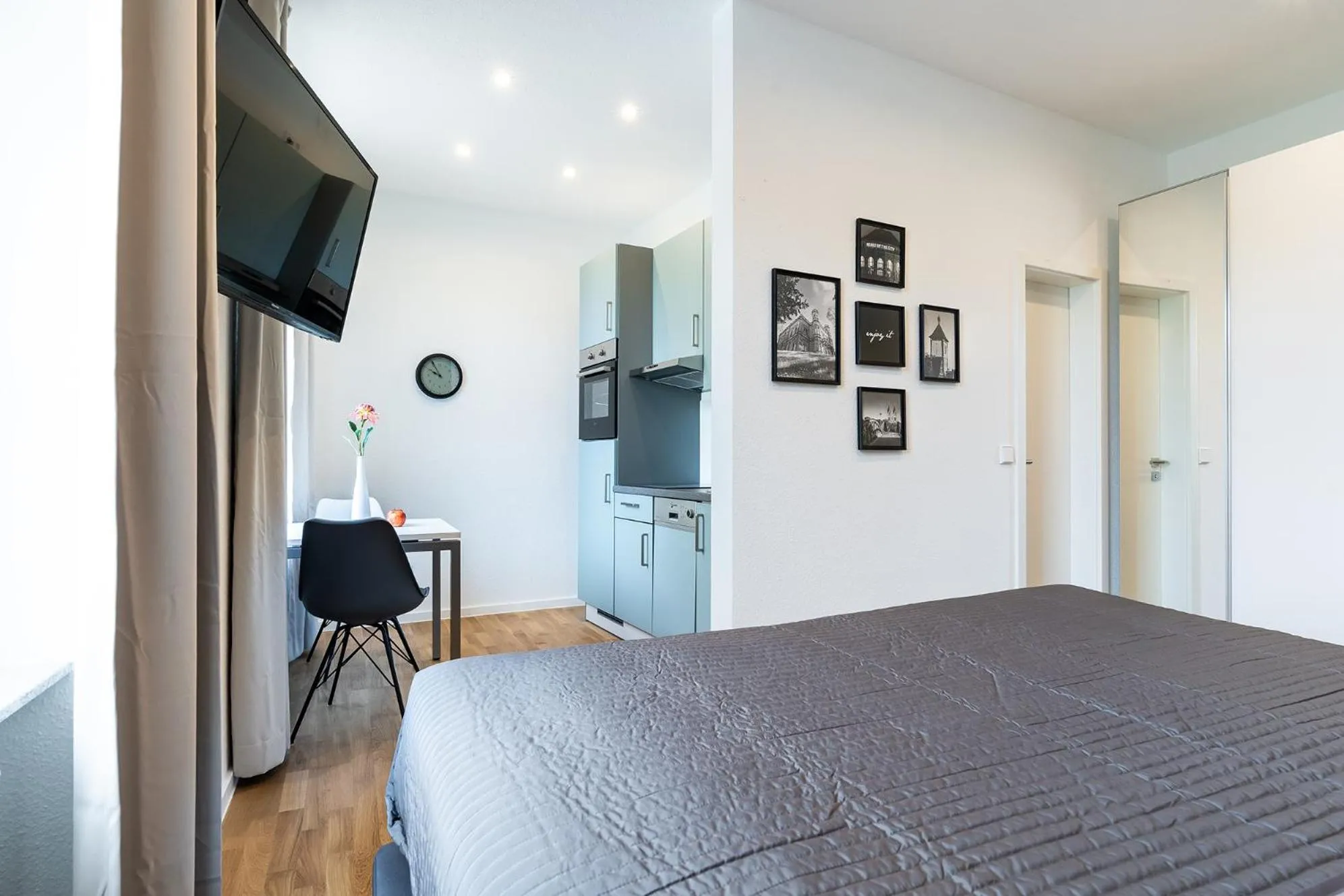Bedroom, Bed in Freiburg Apartments Friedrichring