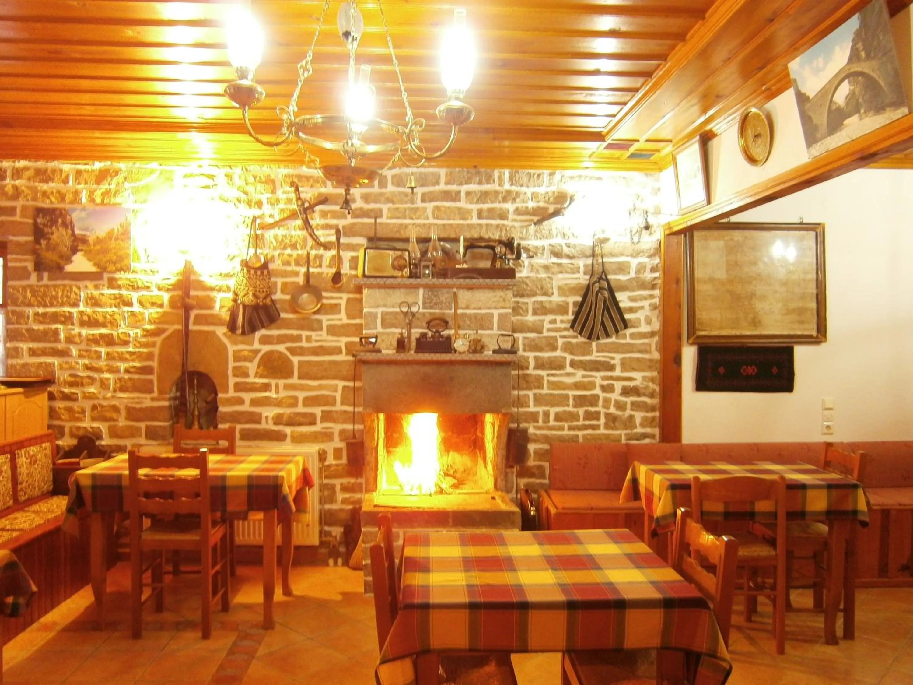 Communal lounge/ TV room in Filira