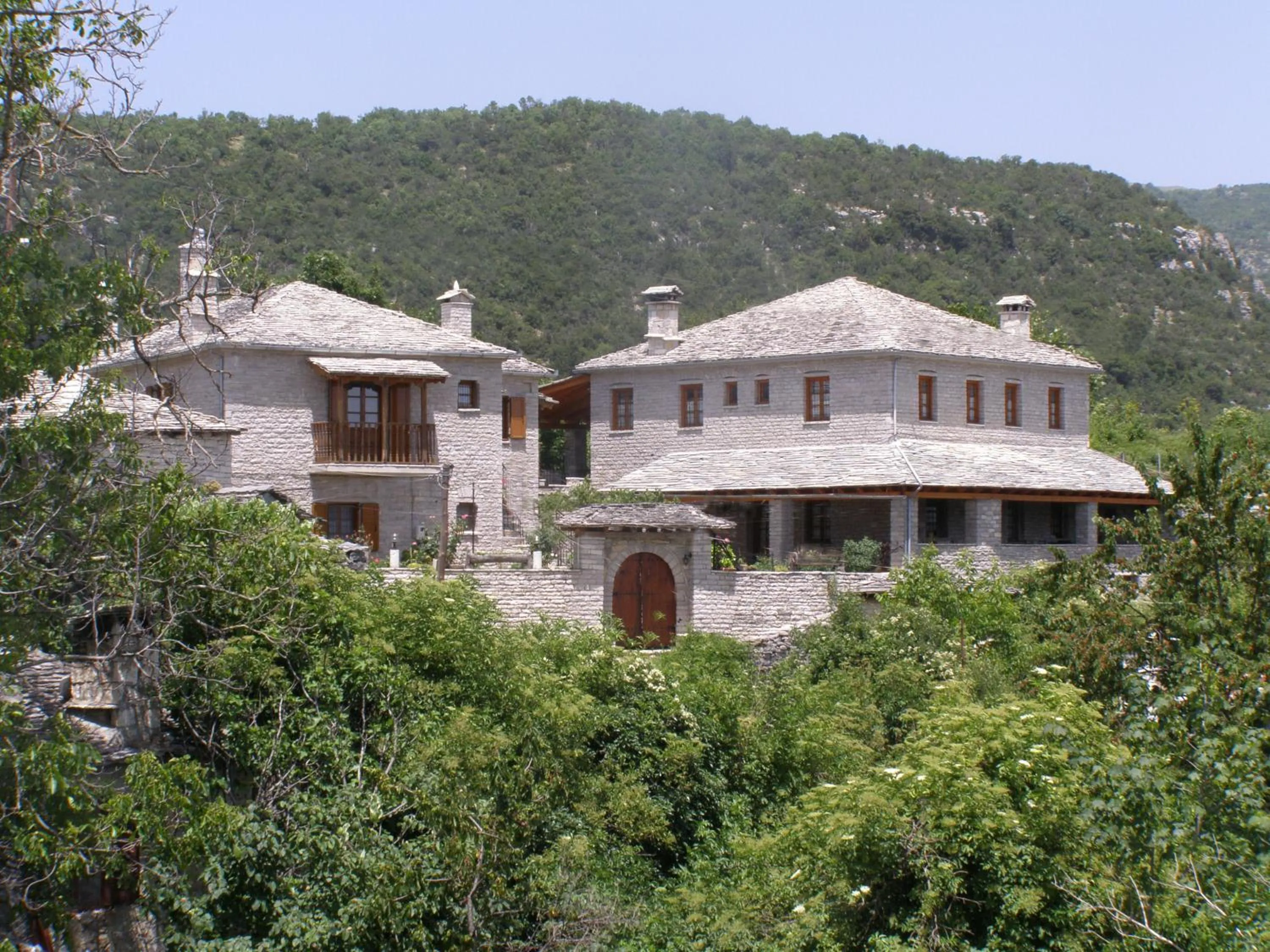 Facade/entrance in Filira