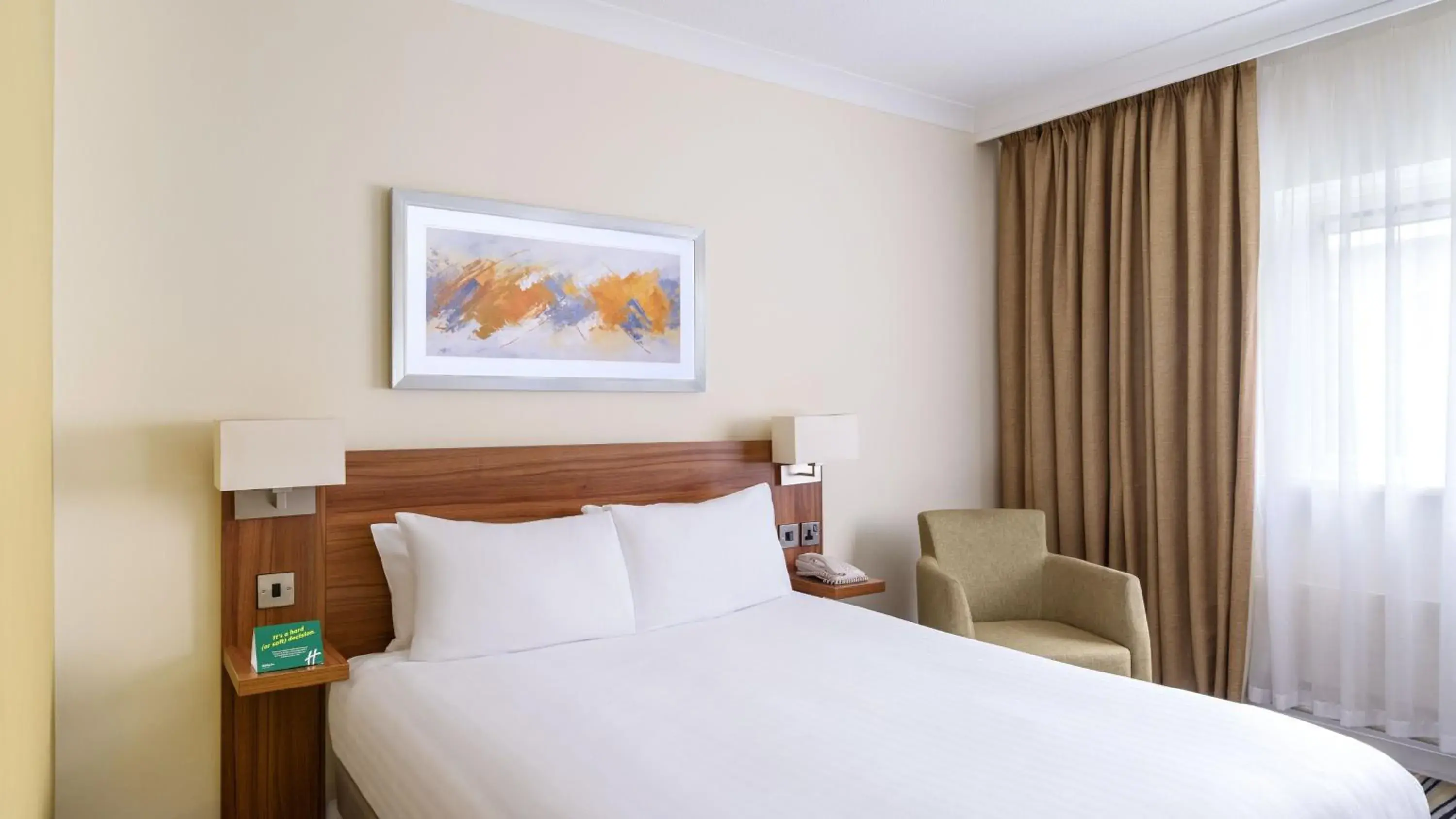 Standard Double Room in Holiday Inn Derby/Nottingham by IHG Standard Double Room in Holiday Inn Derby/Nottingham by IHG