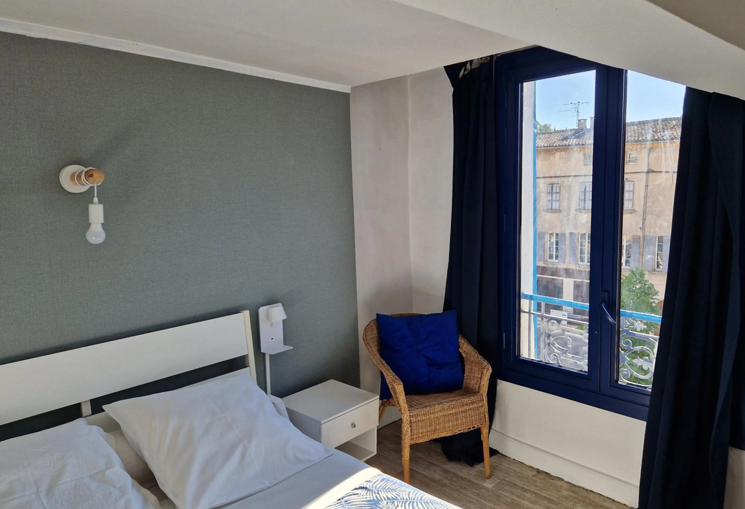 Bed in Le palais, hôtel - restaurant