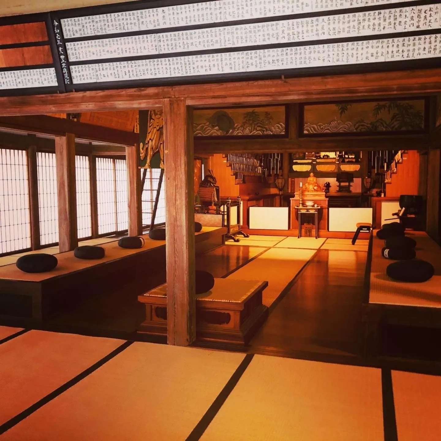 Facade/entrance, Bed in Ryutakuzenji 宿坊