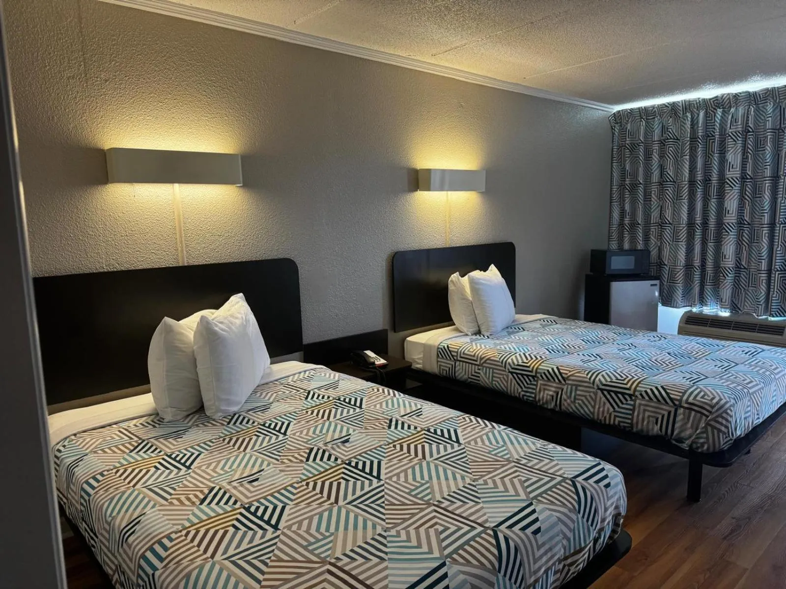 Bedroom, Bed in Motel 6-Tifton, GA