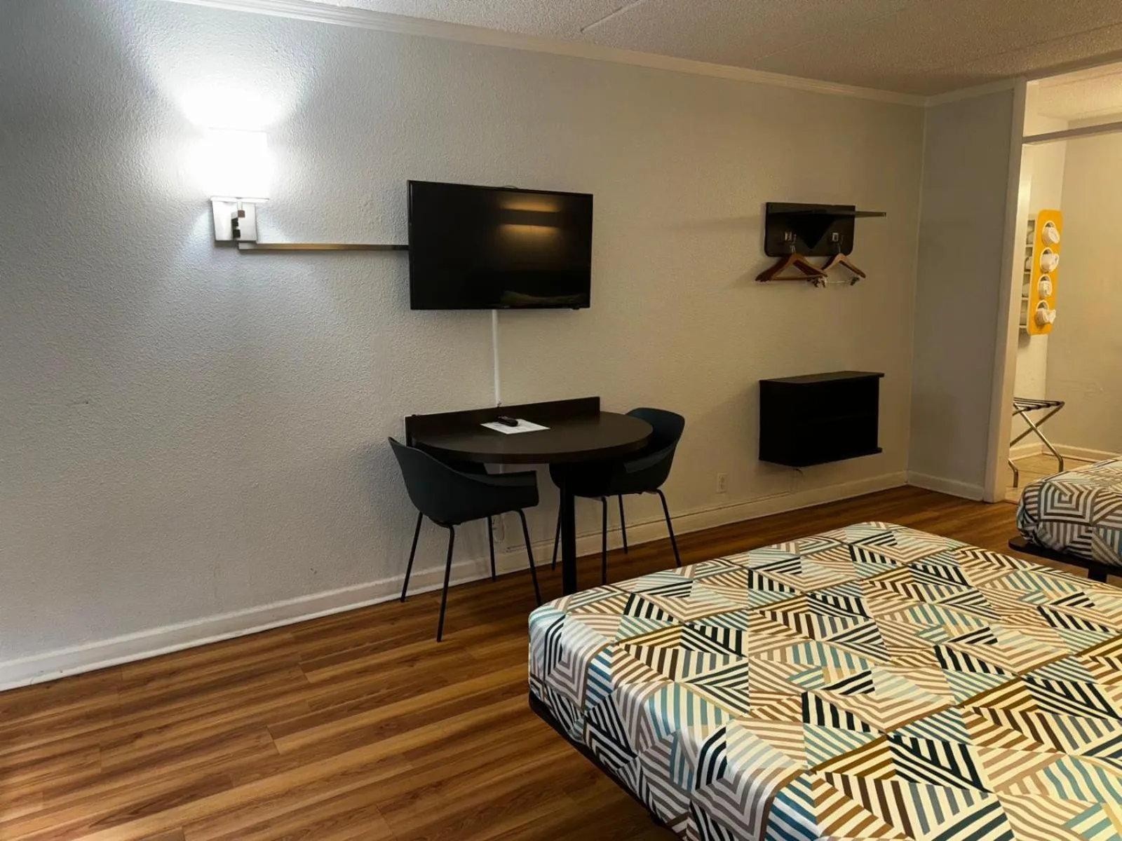 Living room, Bed in Motel 6-Tifton, GA